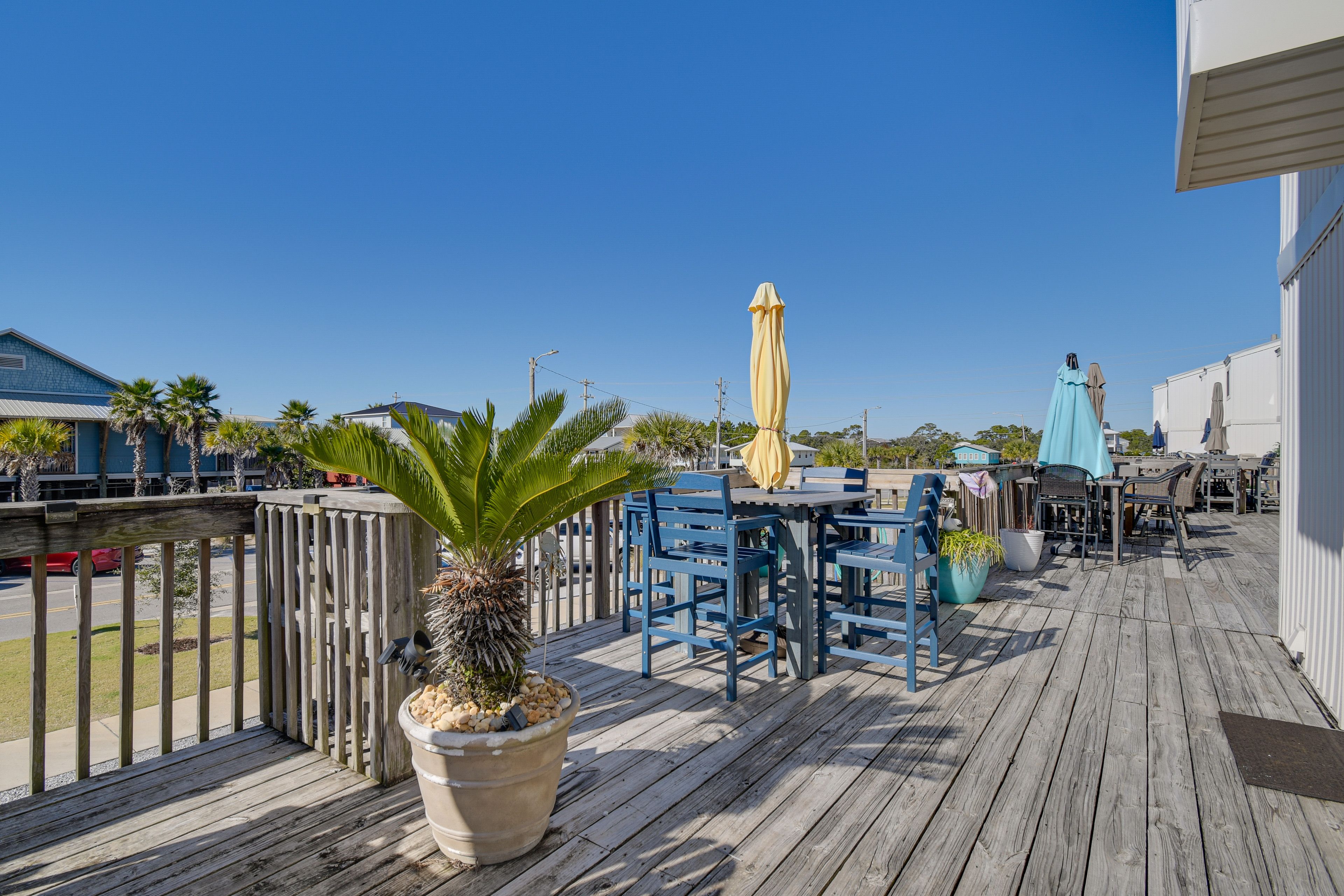 Southwinds | Community Deck | Dining Areas