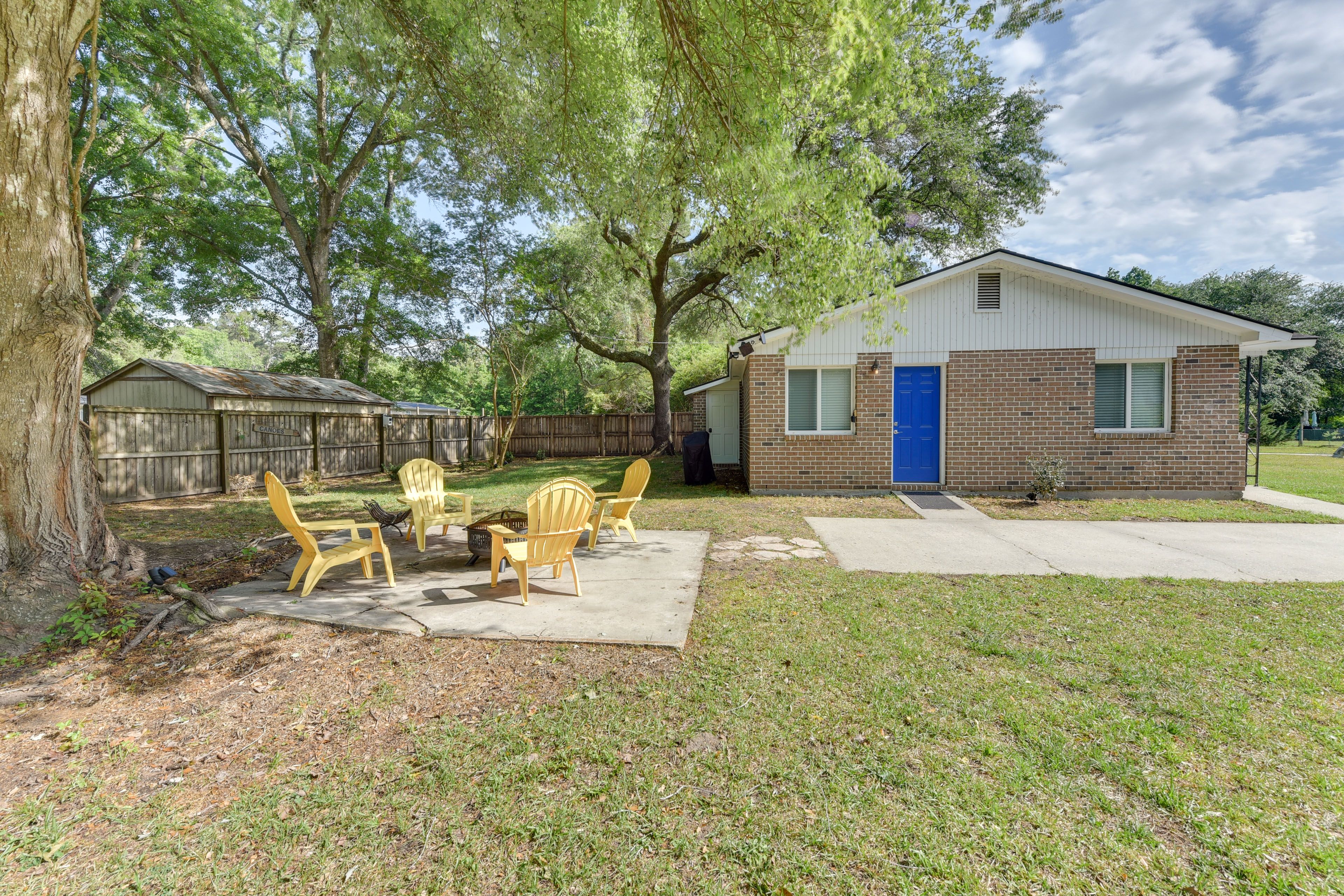 Backyard | Fire Pit | Grill