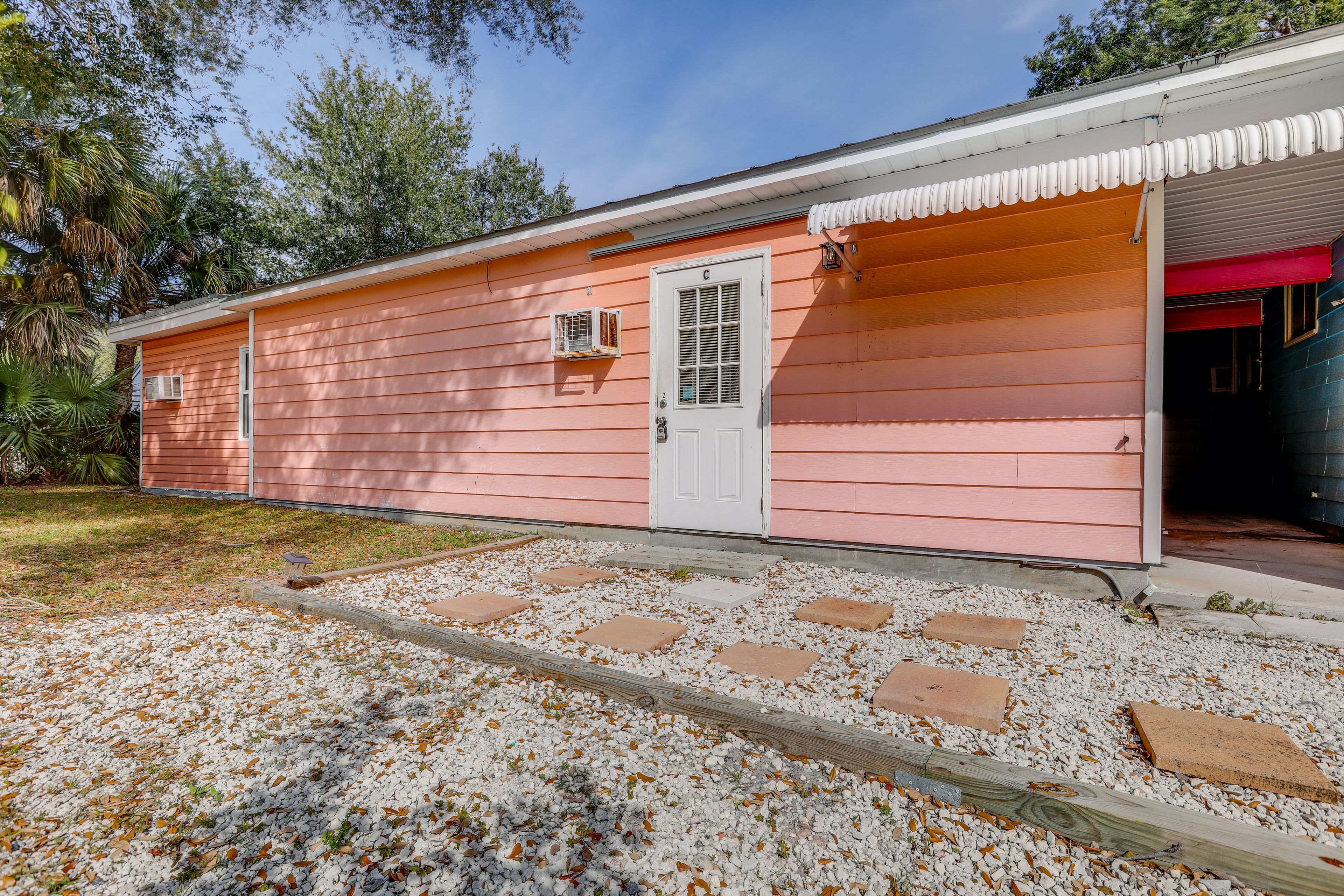 Unit Exterior | Driveway (3 Vehicles)