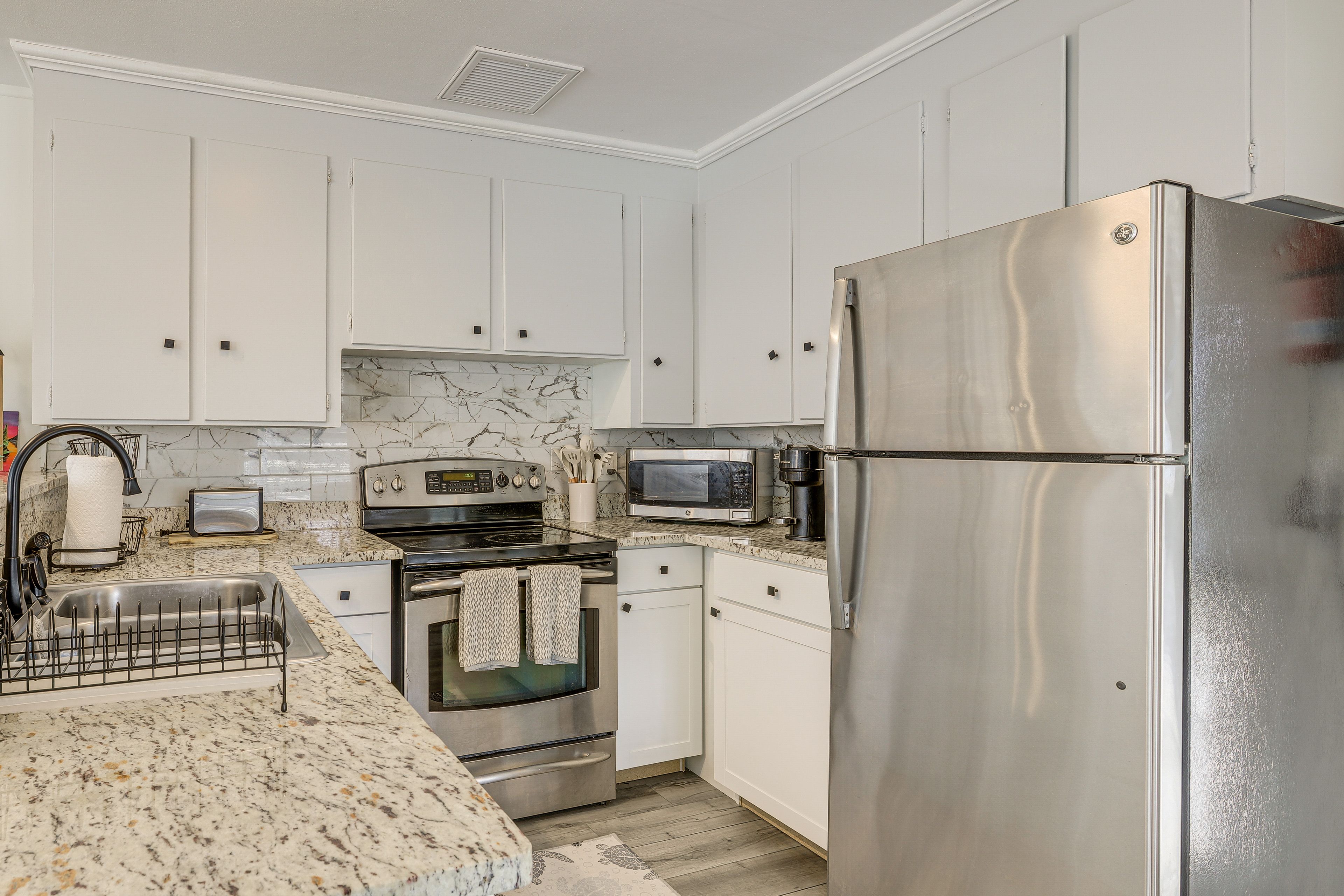 Kitchen | Dishwasher | Nespresso