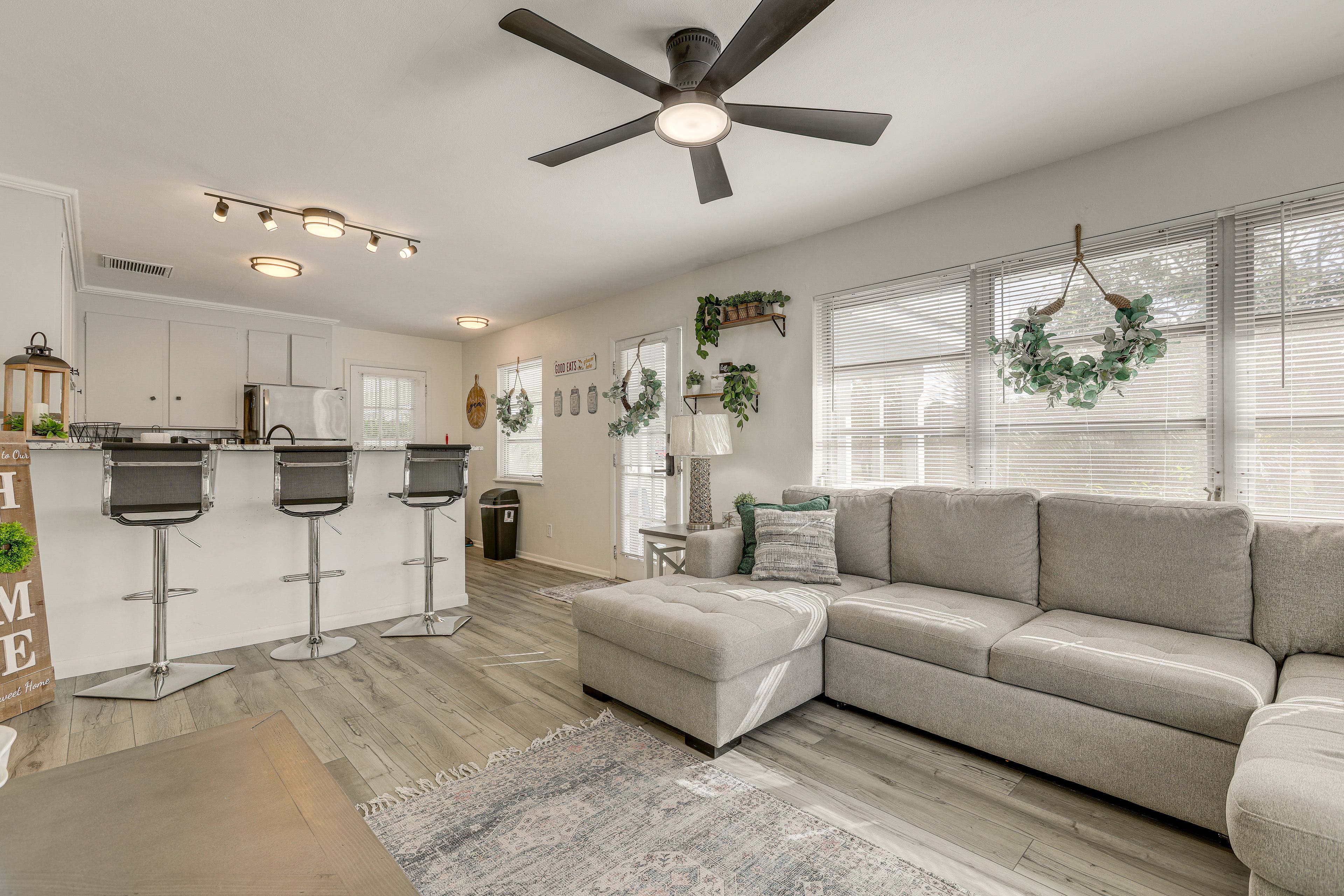 Living Room | Smart TV | Free WiFi