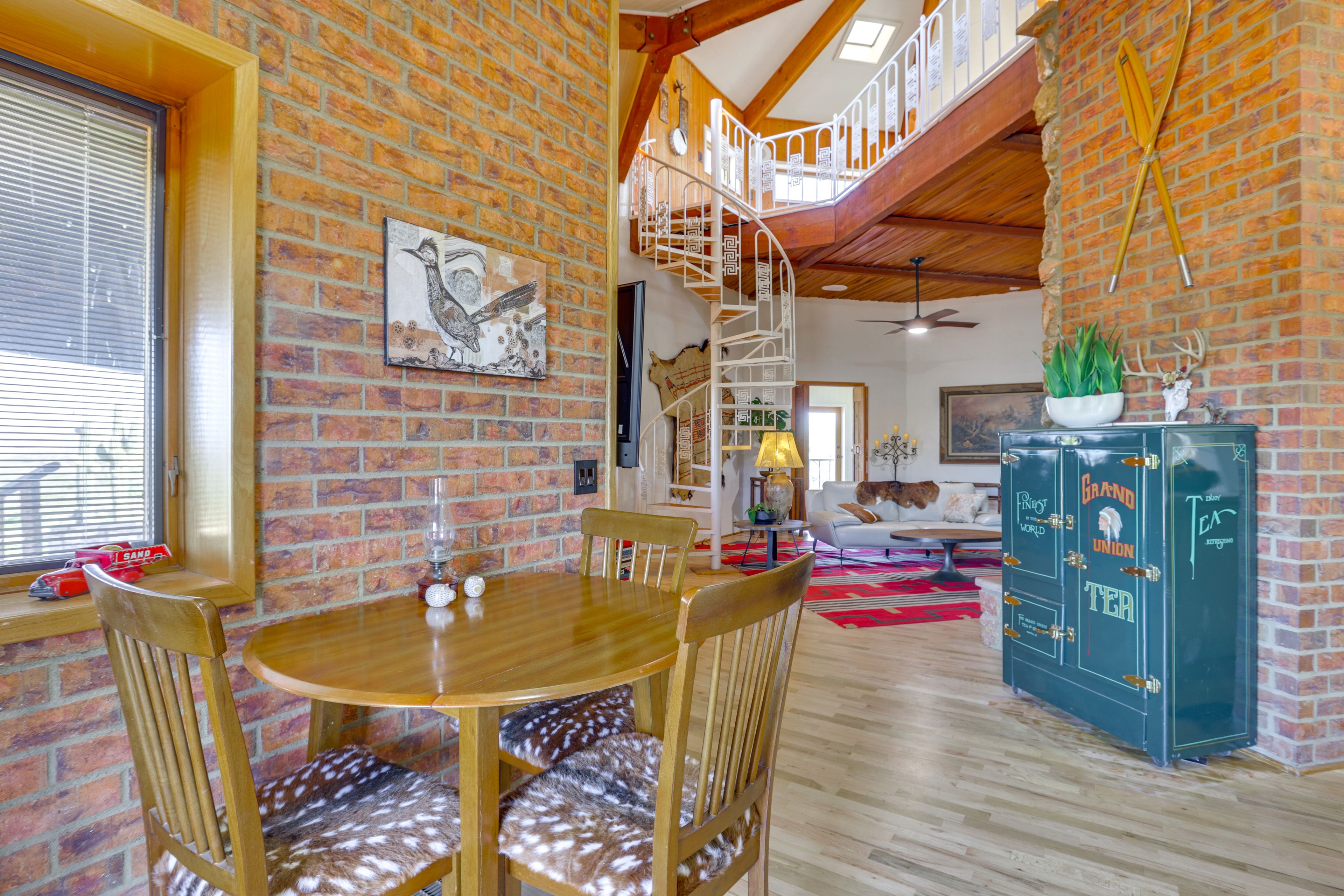 Dining Area | Main Level