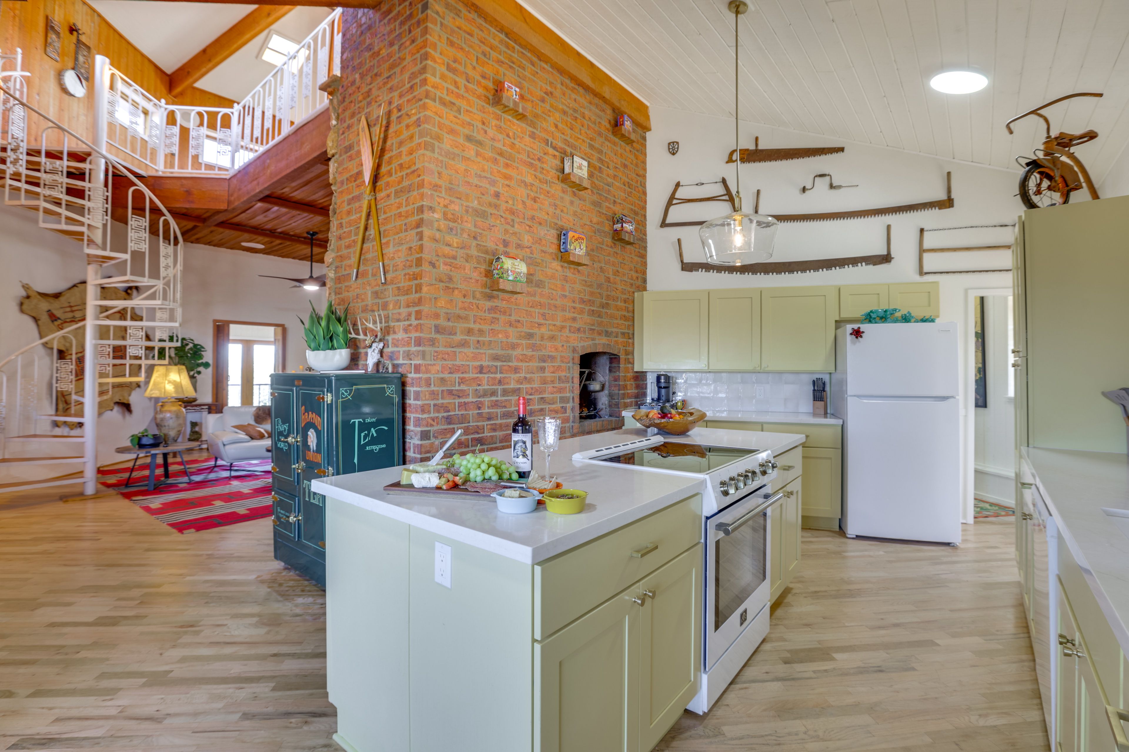 Kitchen | Main Level | Keurig & Drip Coffee Makers