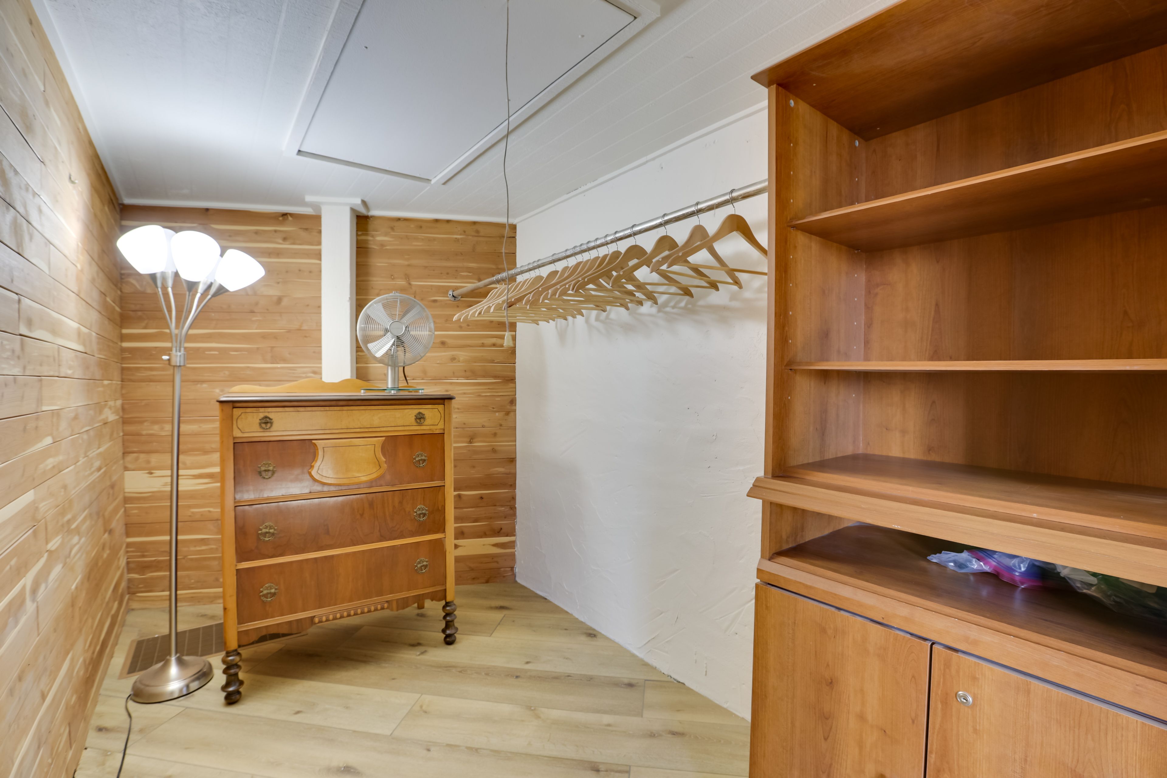 Walk-In Closet | Main Level