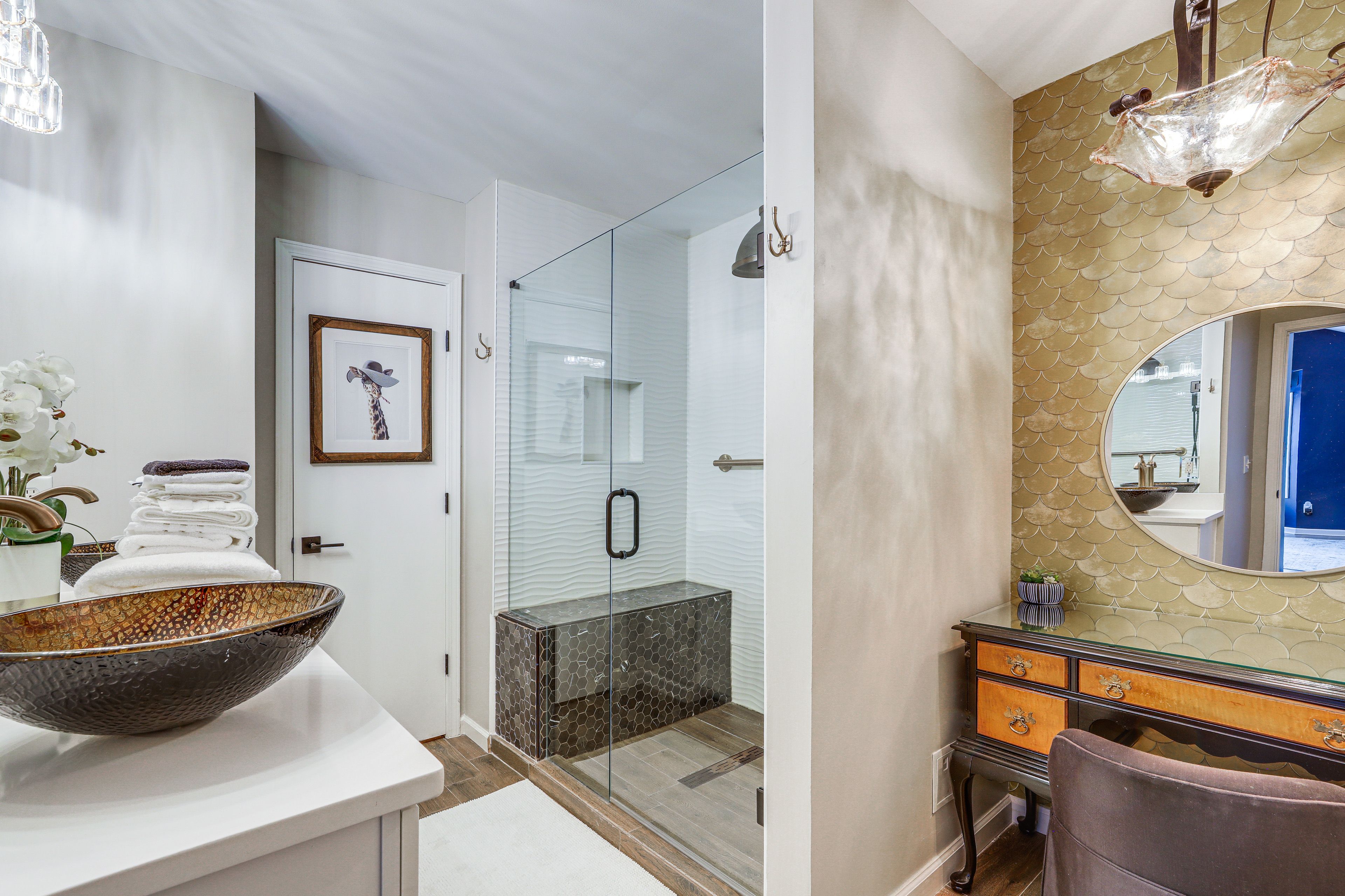 En-Suite Bathroom | Towels Provided | 2nd Floor