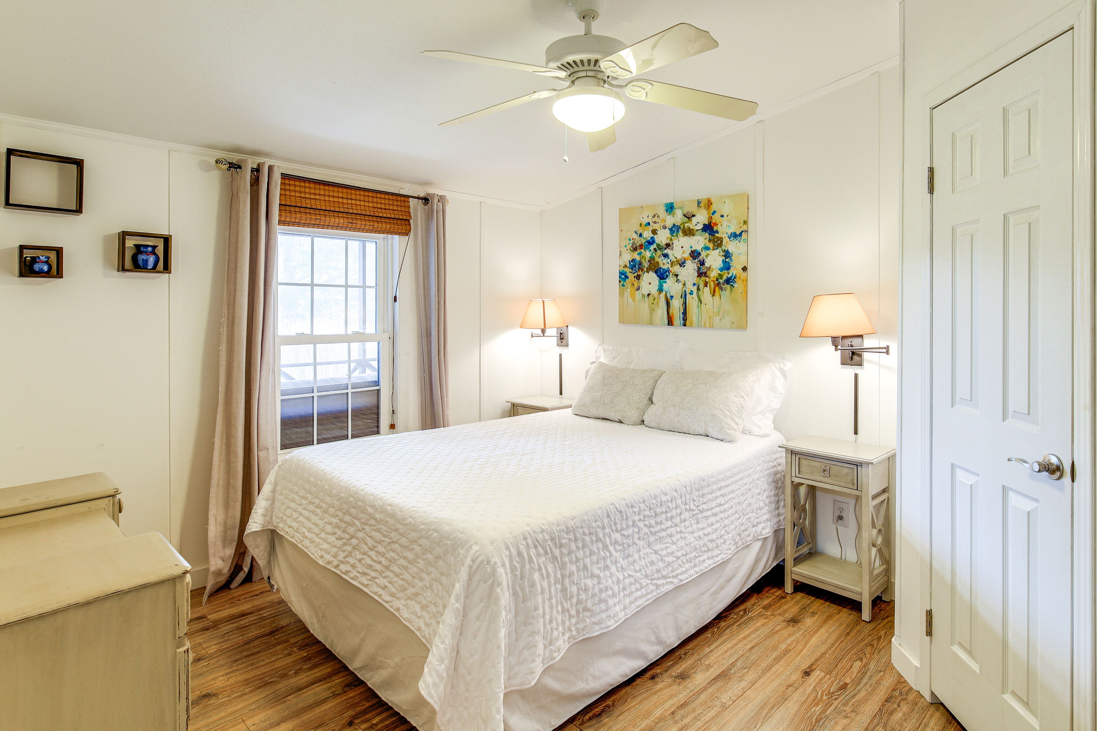 Bedroom 2 | Queen Bed | Linens Provided