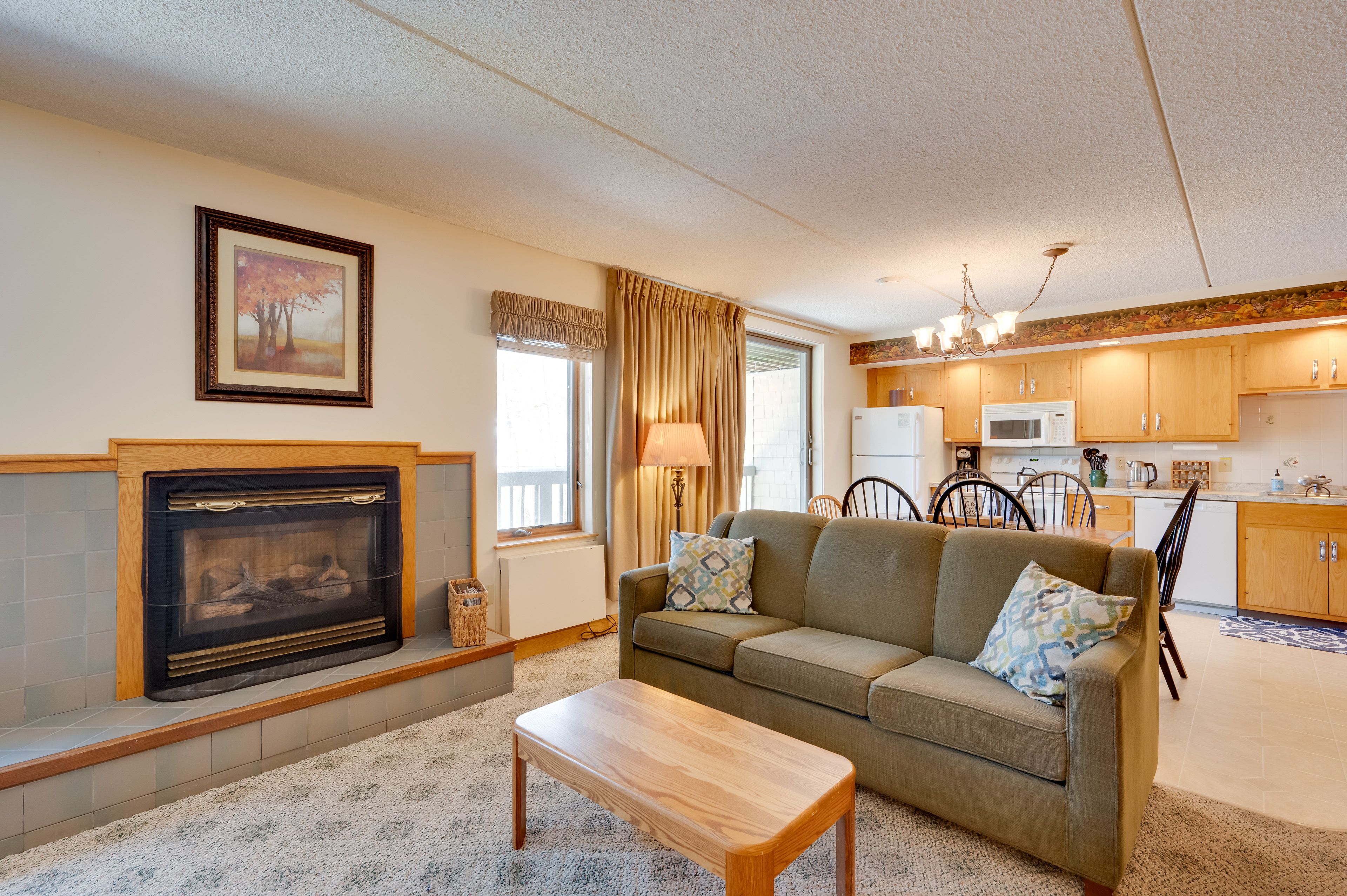 Living Room | Full Sleeper Sofa | TV | Board Games | Fireplace