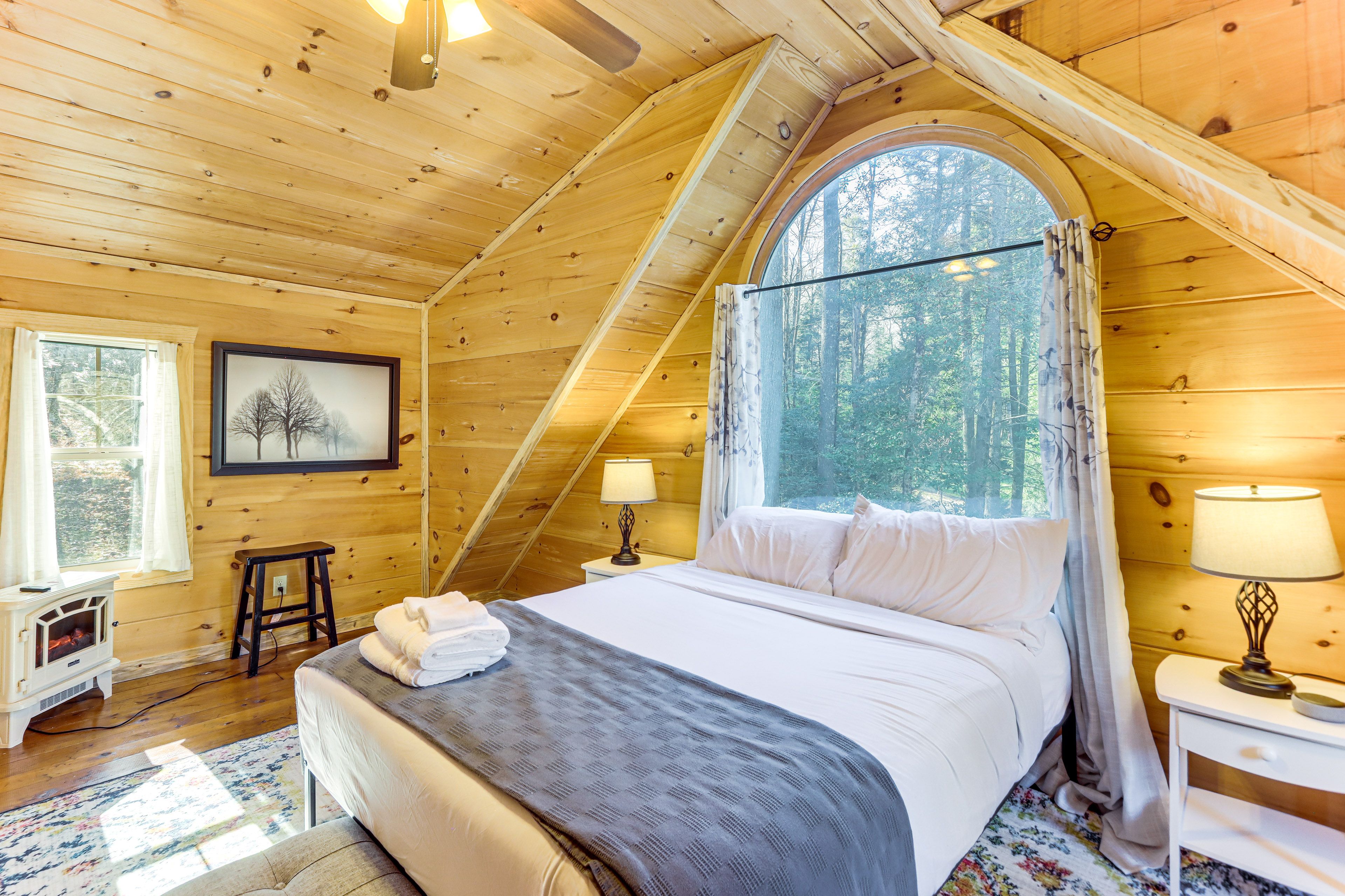 Bedroom 2 | Queen Bed | 2nd Floor