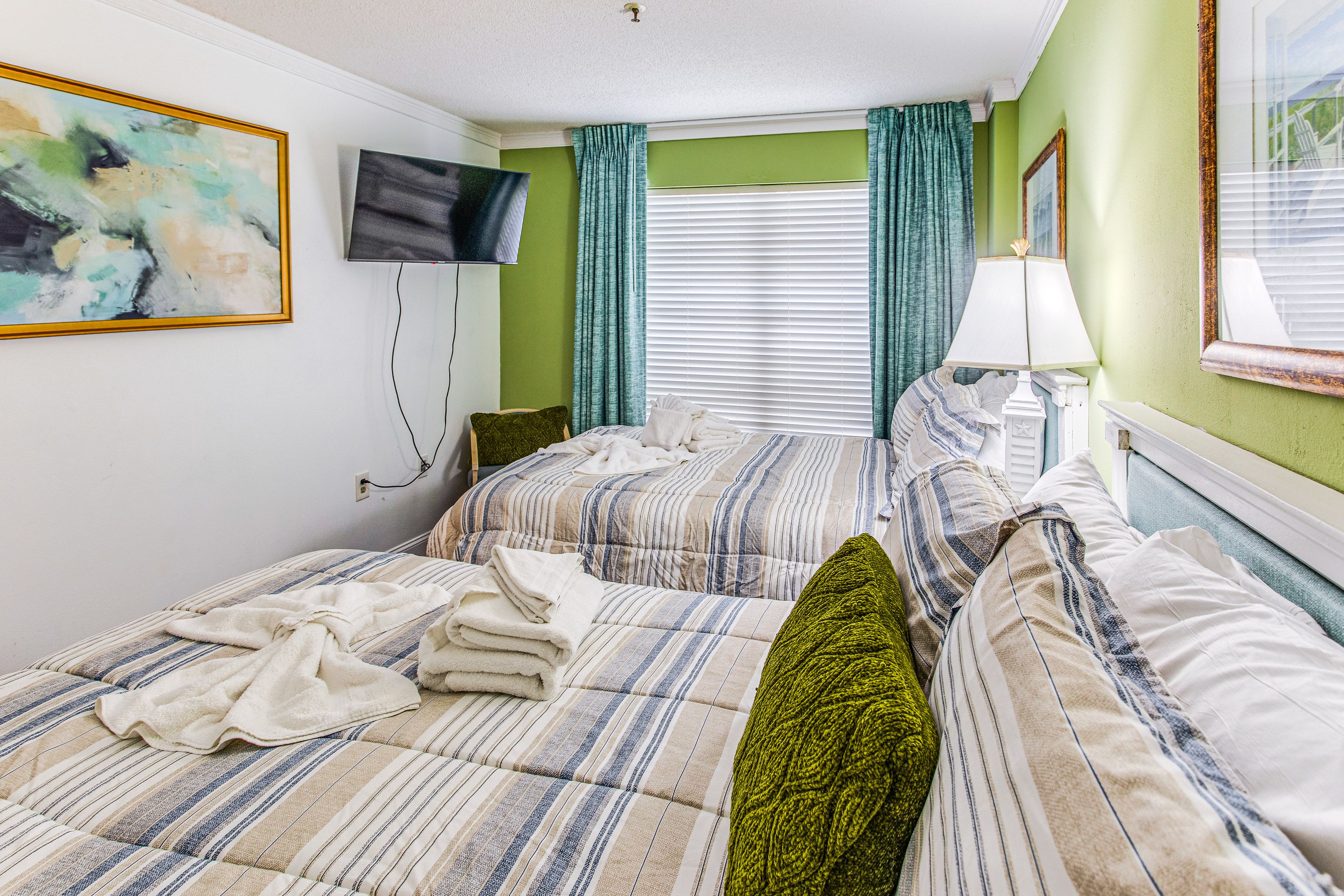 Bedroom | 2 Full Beds | TV