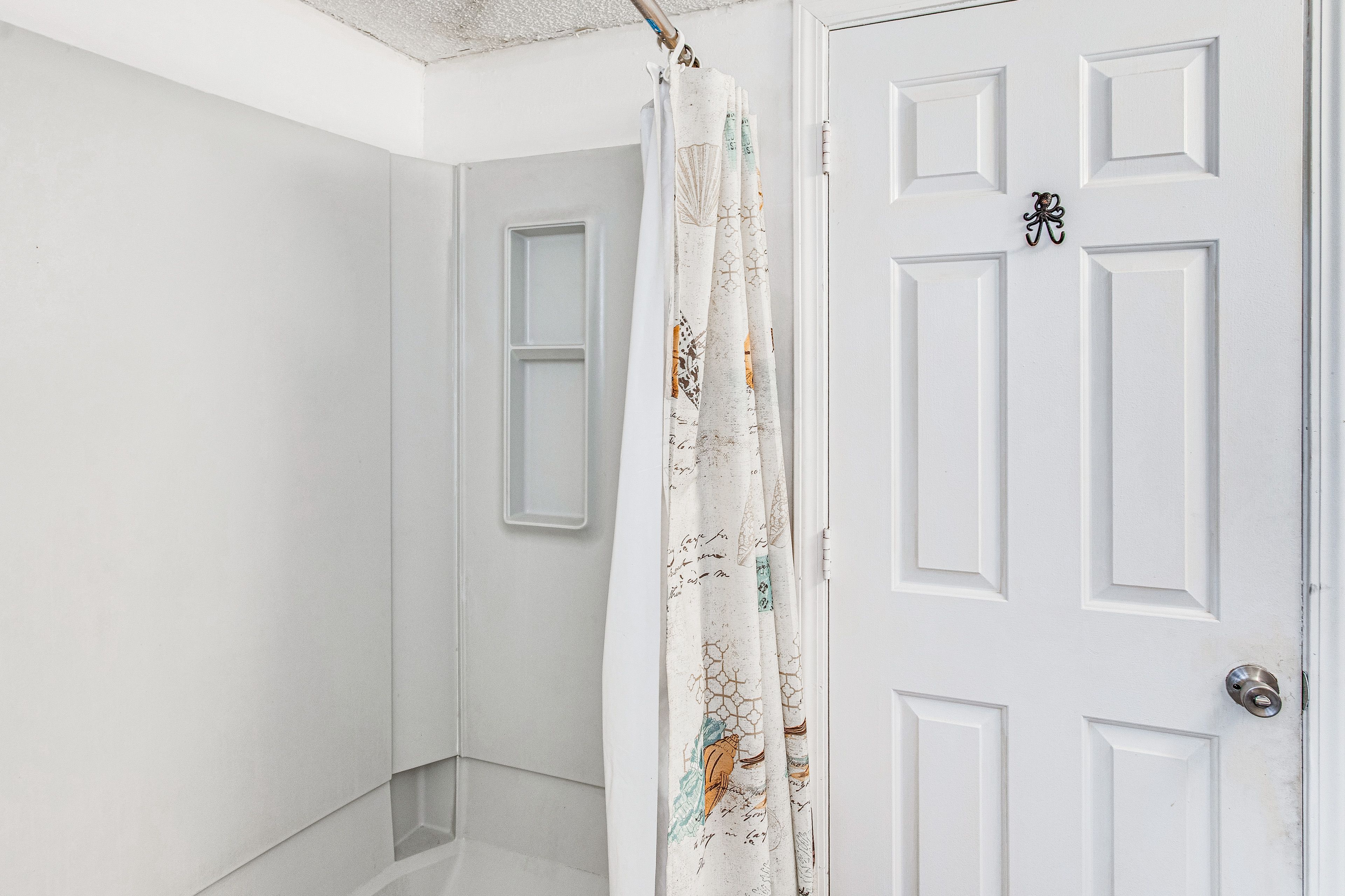 Bathroom | Towels Provided