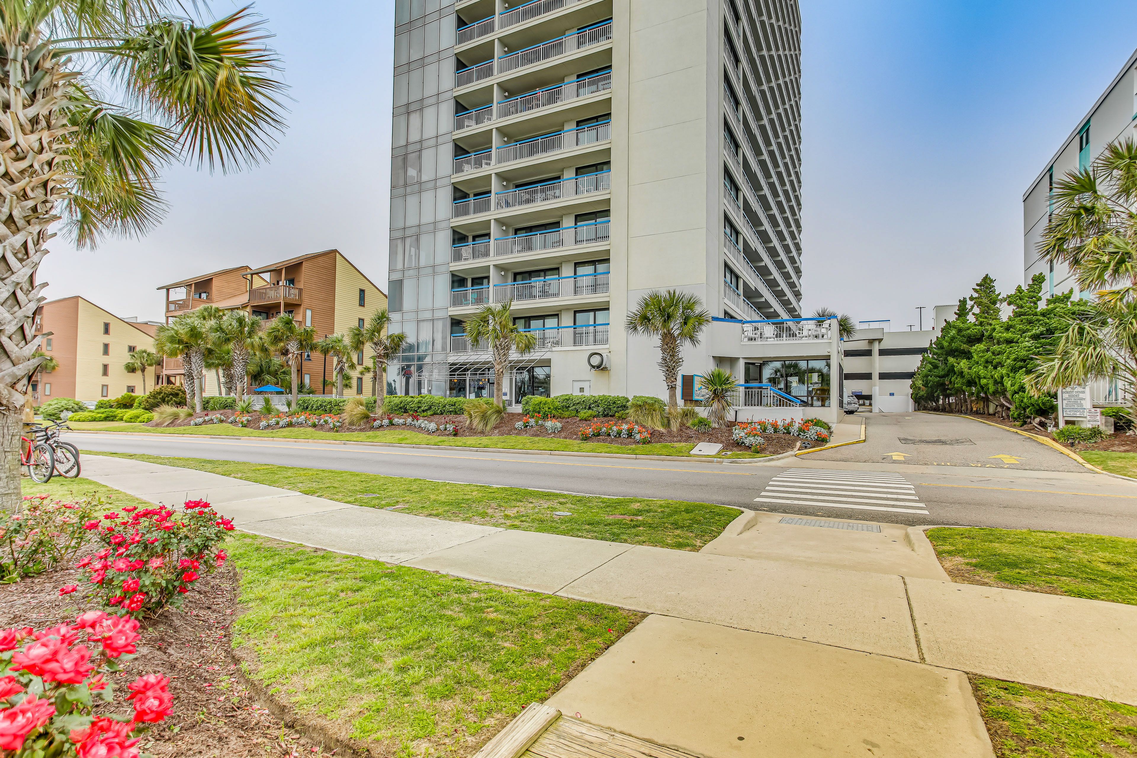 Parking | Community Garage (2 Vehicles)