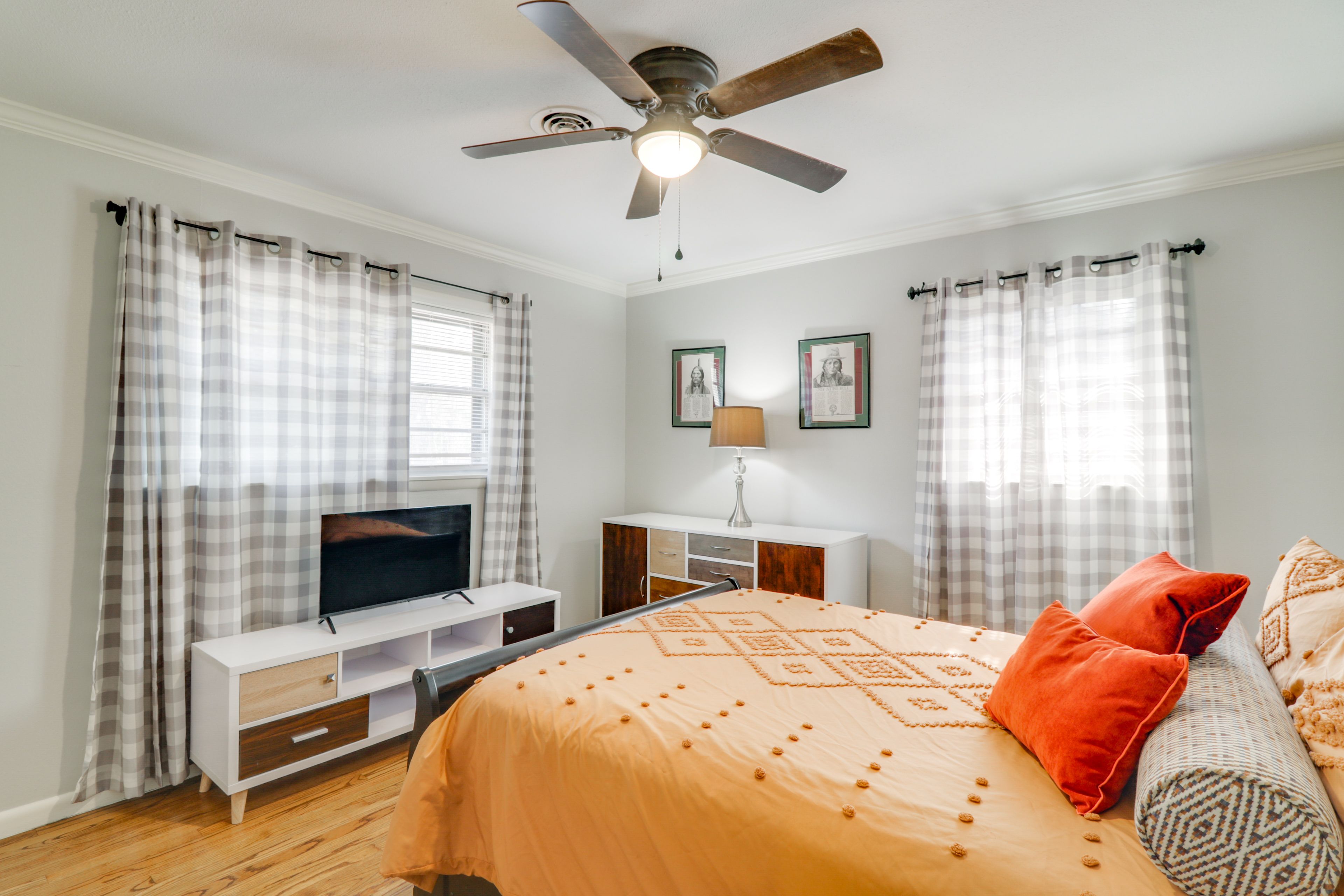 Bedroom 3 | Queen Bed