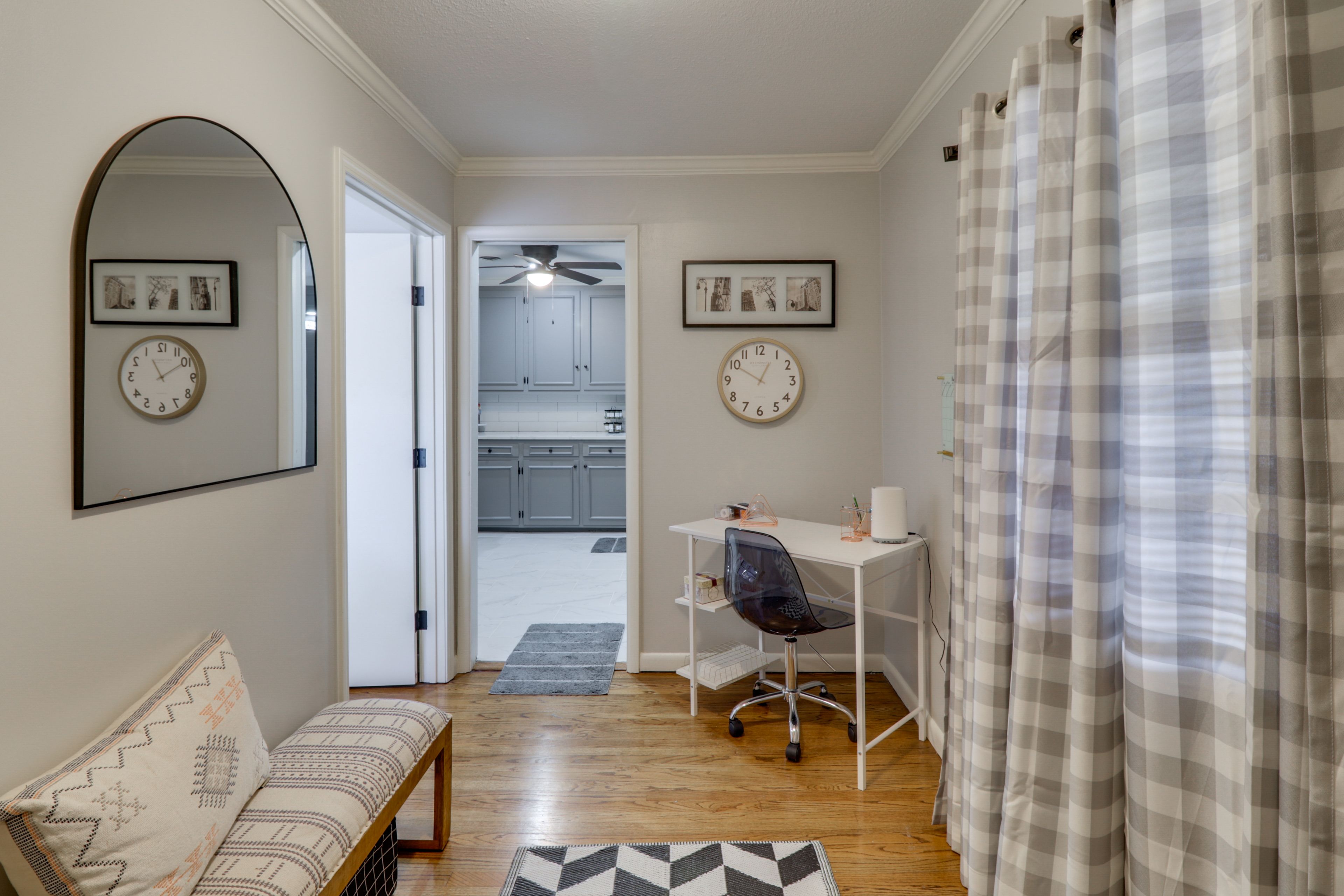 Entryway | Dedicated Workspace