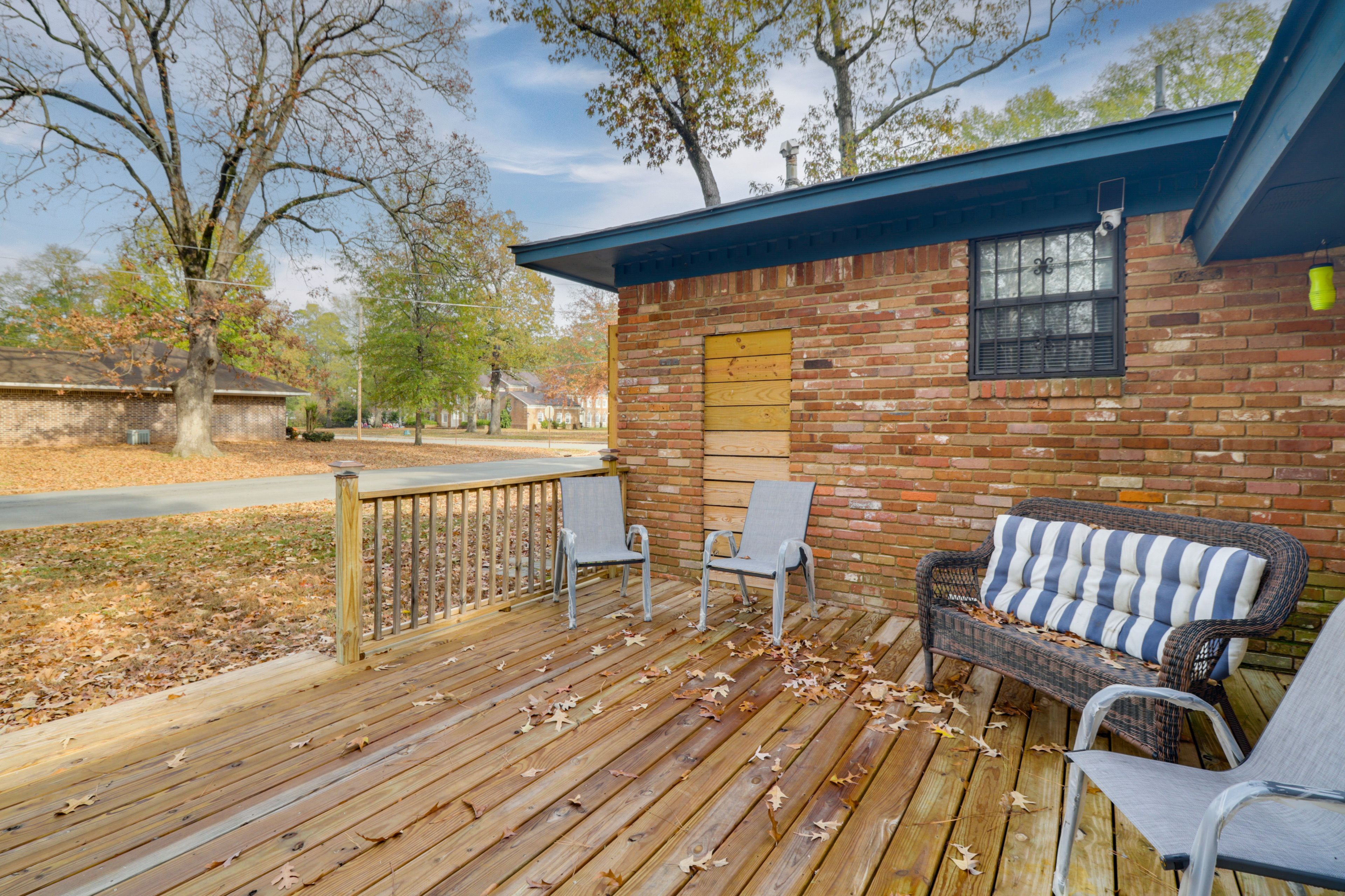 Private Deck | Outdoor Seating