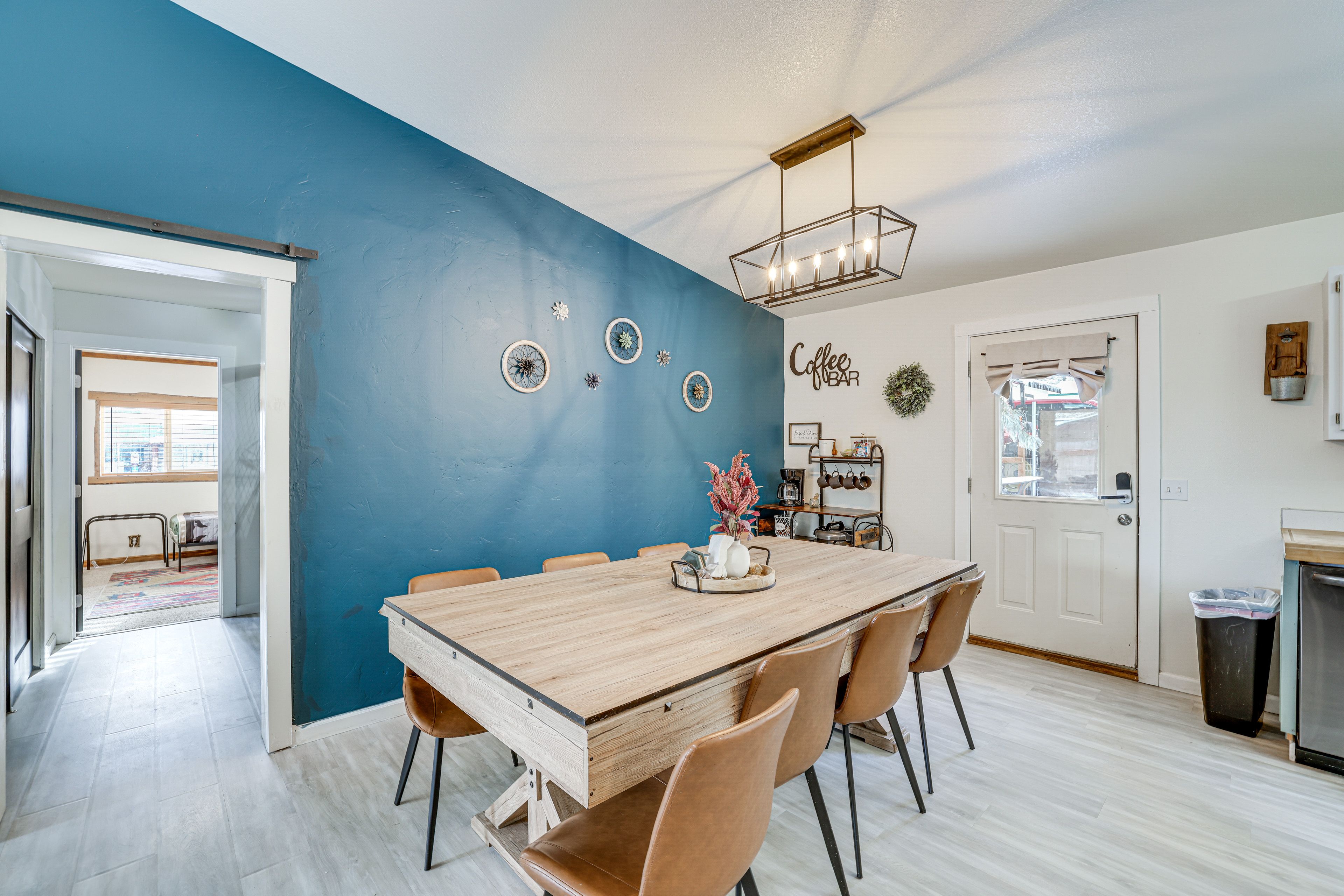 Dining Area | Reversible Dining/Pool/Ping-Pong Table | Free WiFi