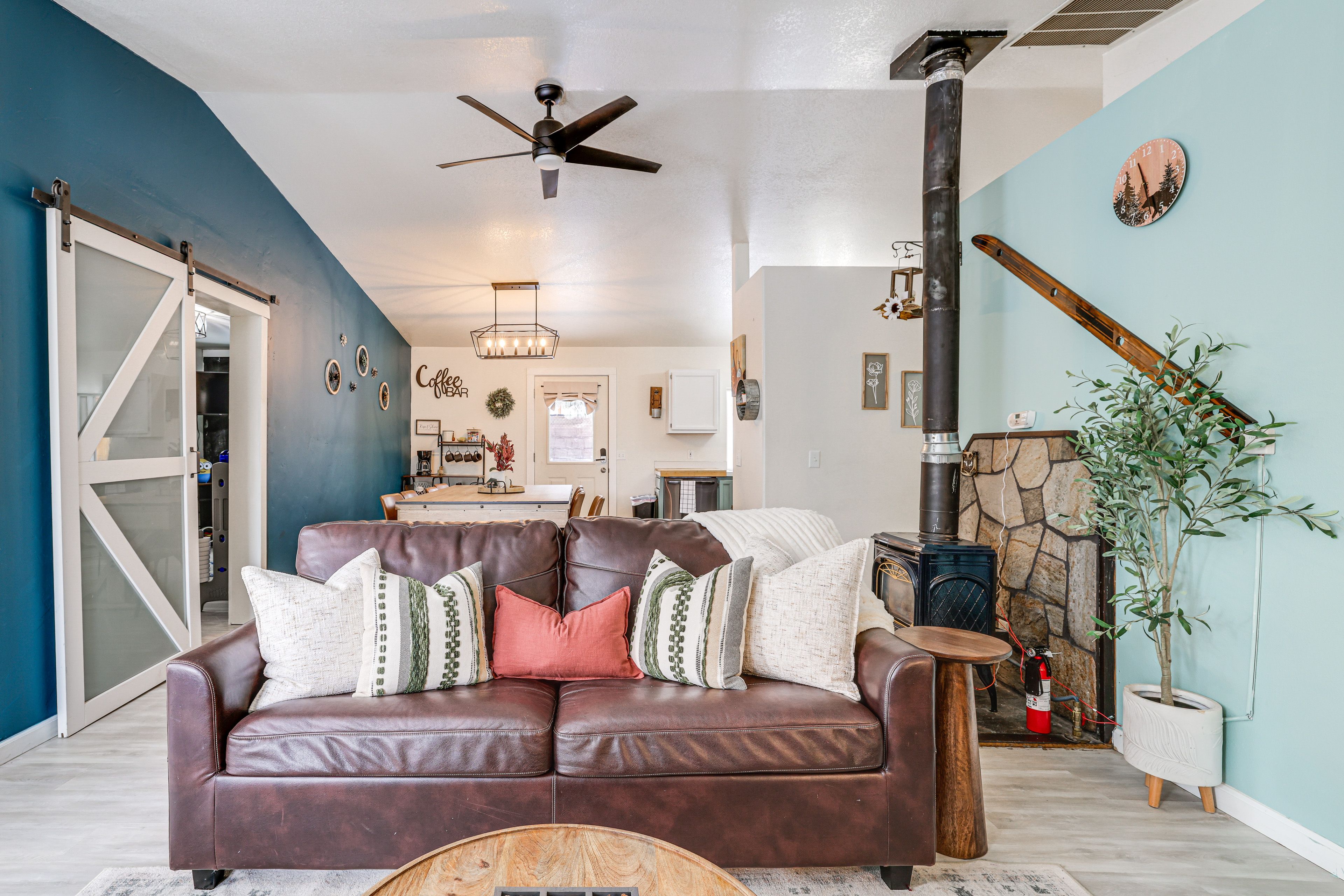 Living Room | Queen Sleeper Sofa | Smart TV