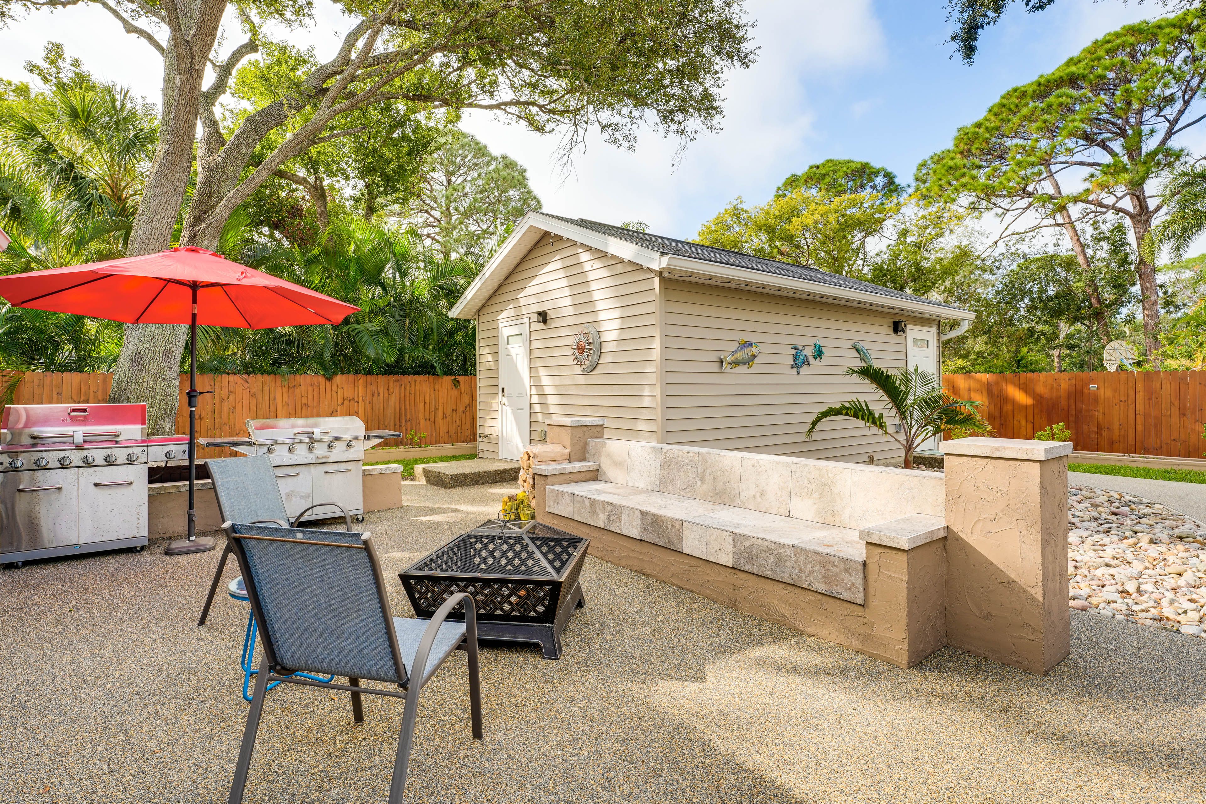 Wood-Burning Fire Pit | Grilling Area