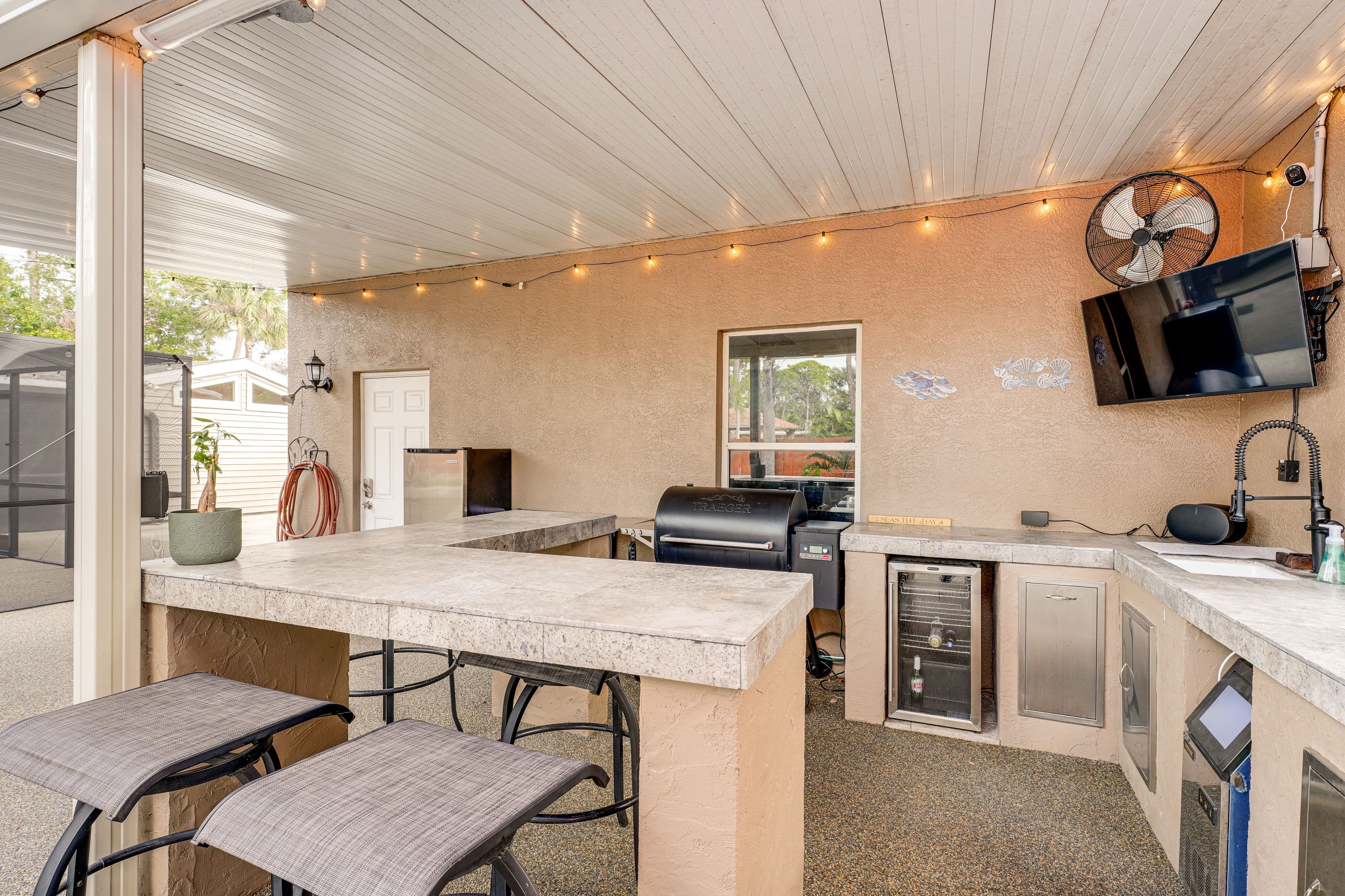 Outdoor Kitchen