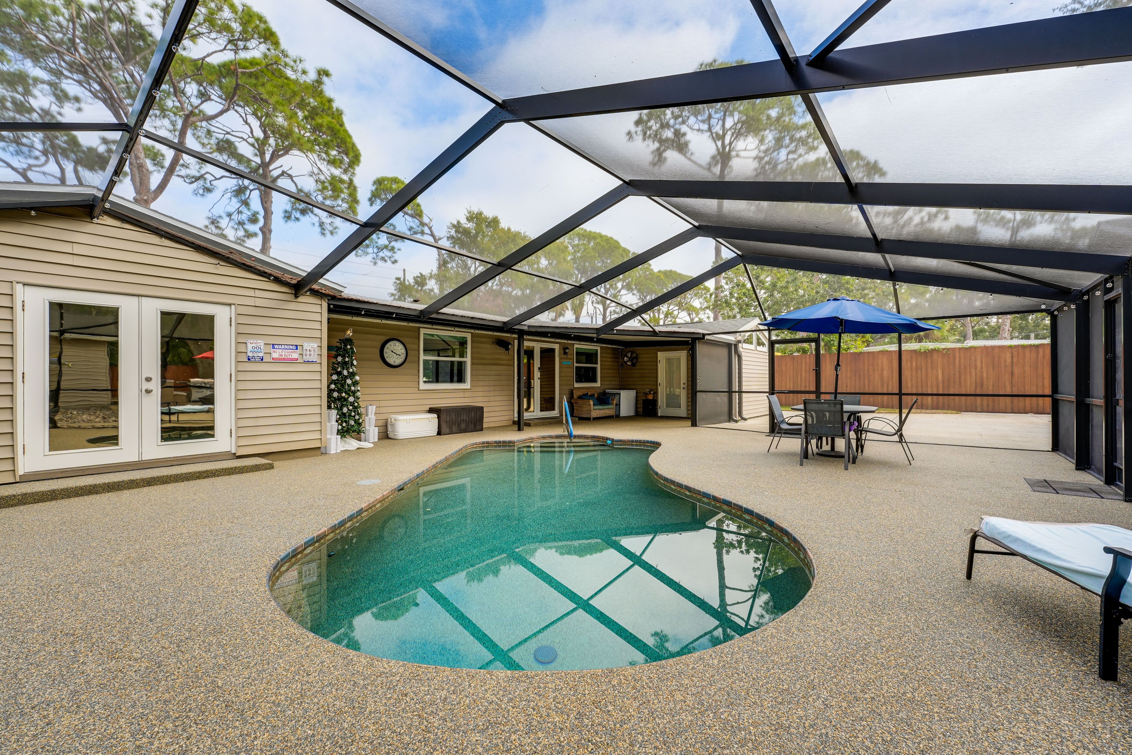 Heated Pool | Dining Table