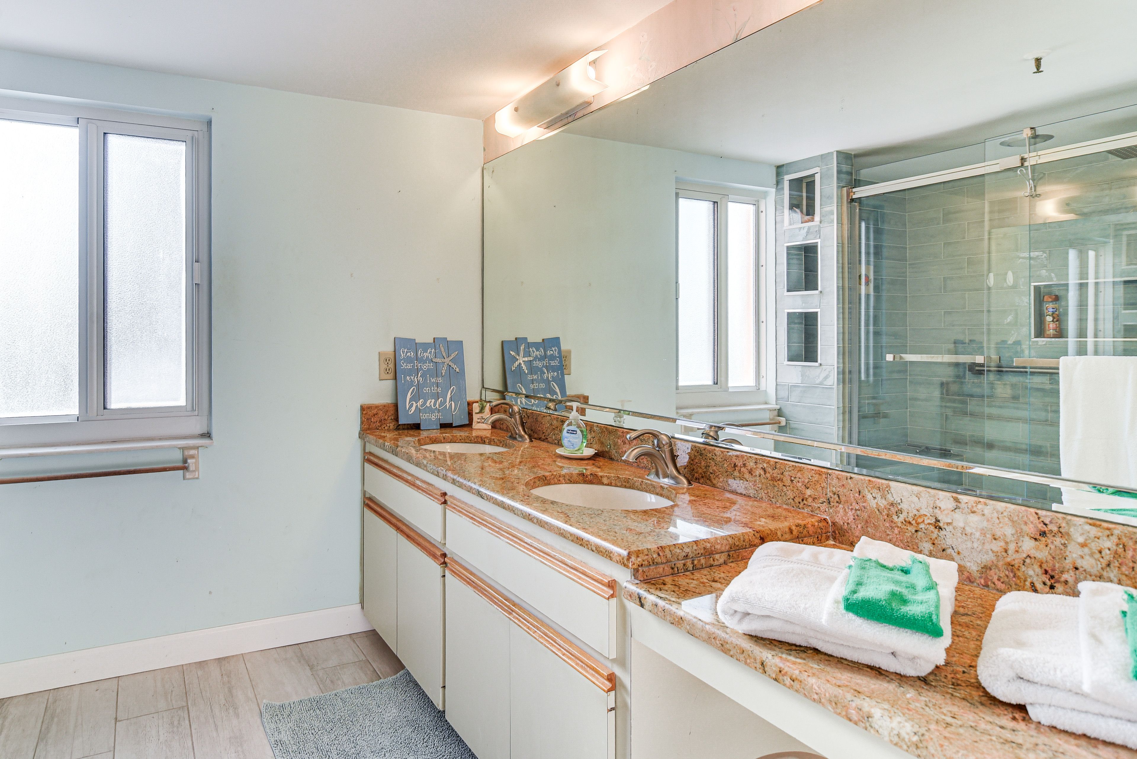 En-Suite Bathroom | Towels Provided
