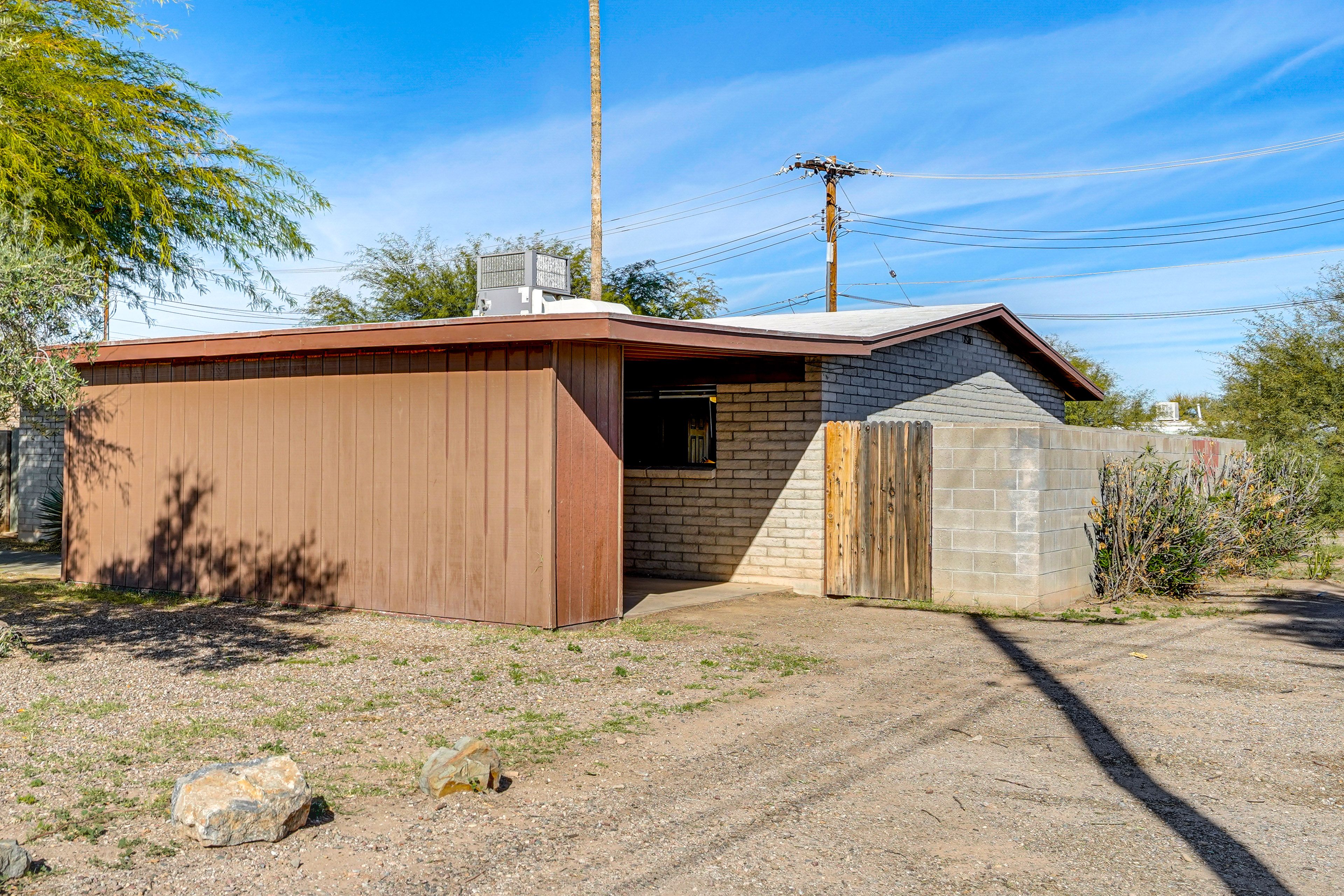 Exterior | Parking | Driveway (3 Vehicles)