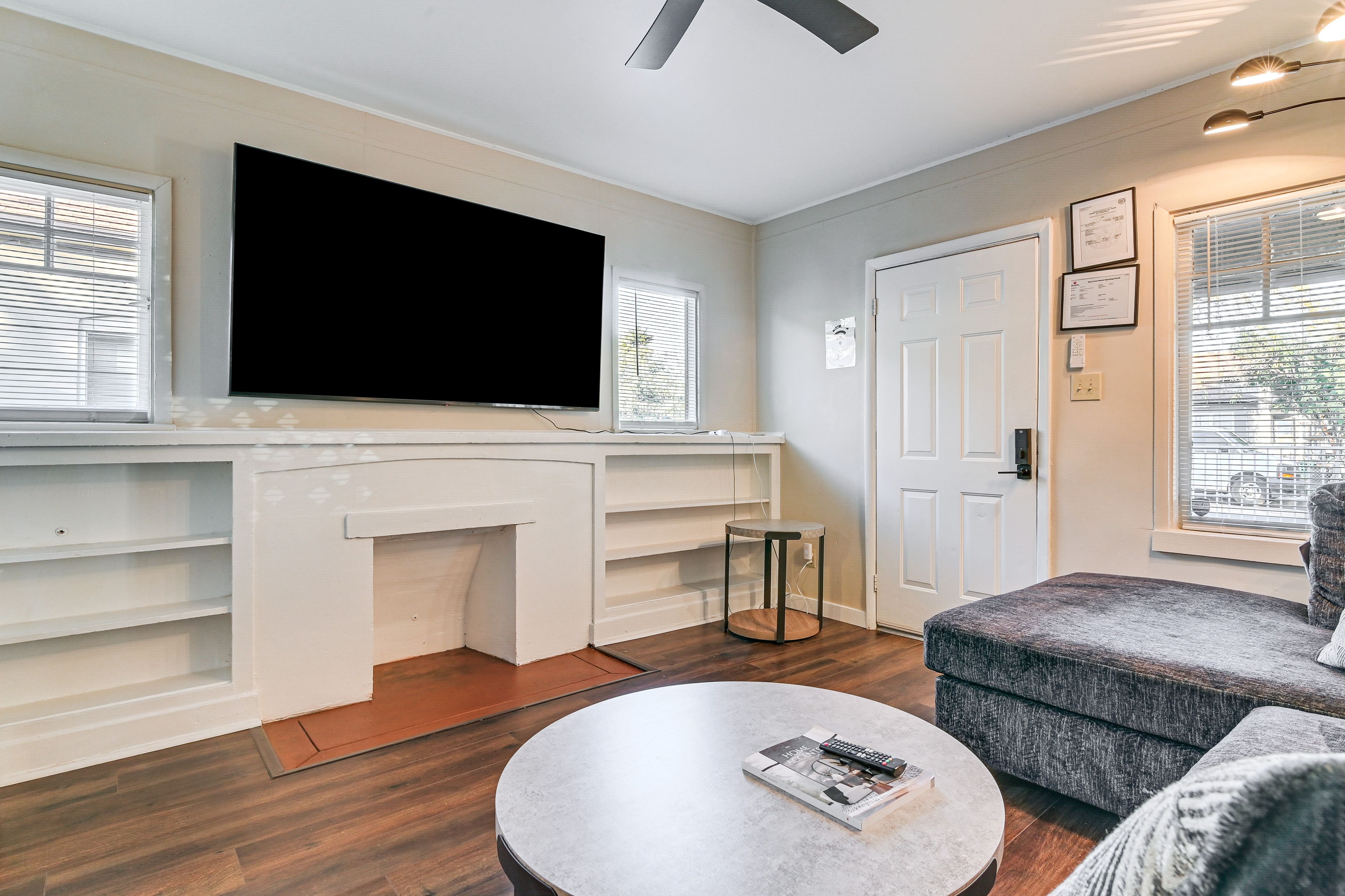 Living Room | Queen Sleeper Sofa