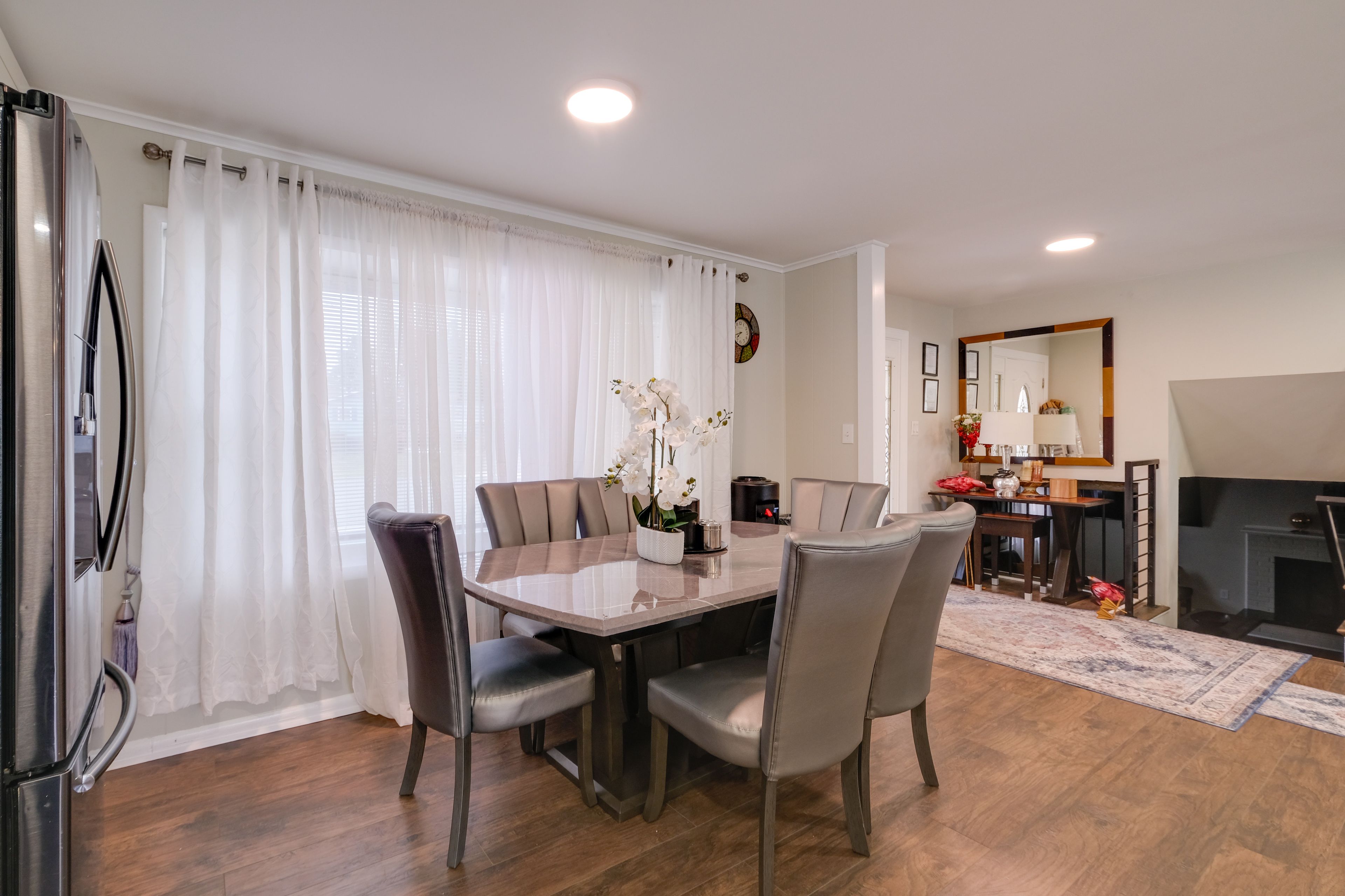 Dining Area | Dishware/Flatware Provided | Main Level