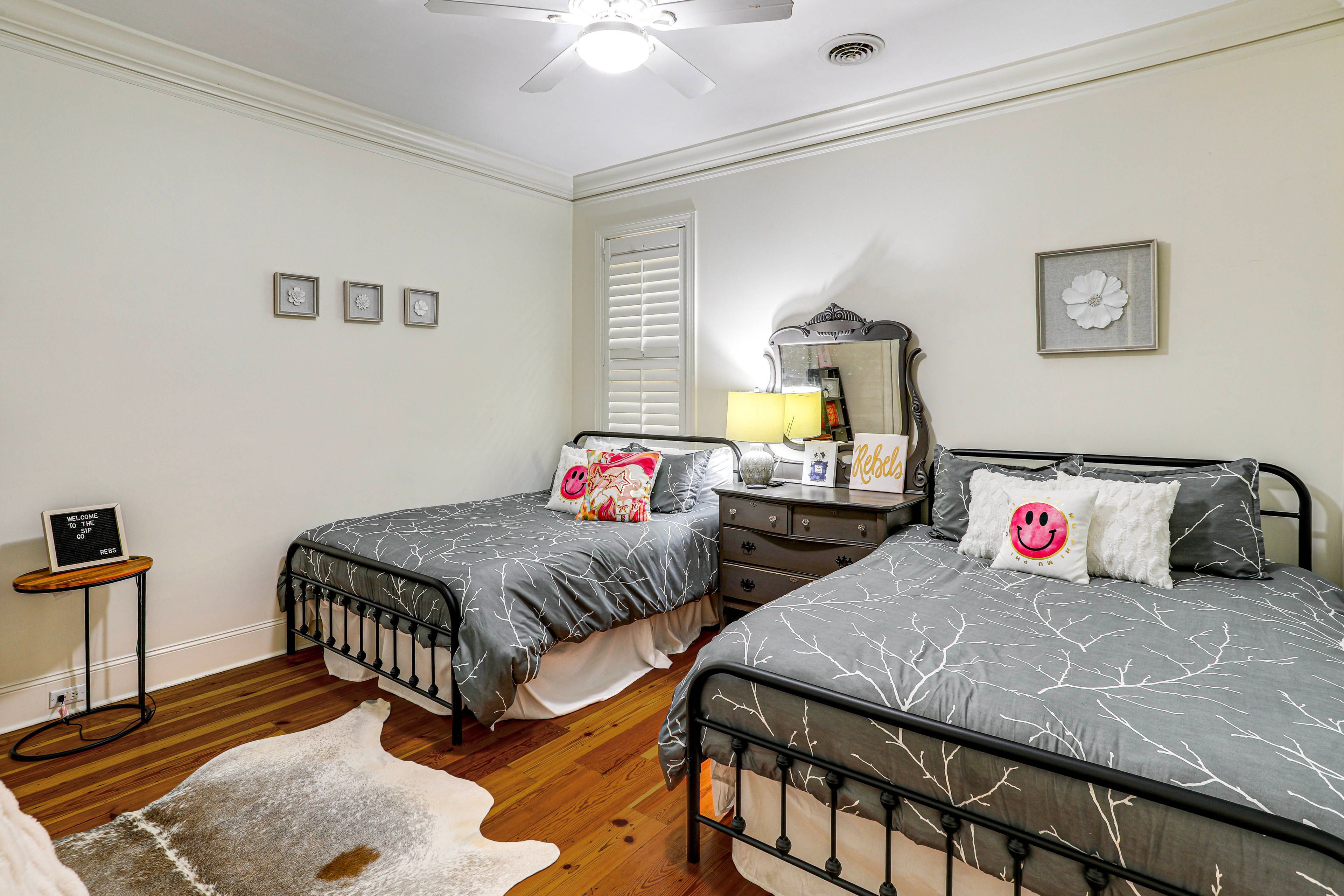 Bedroom 2 | 2 Queen Beds | Smart TV