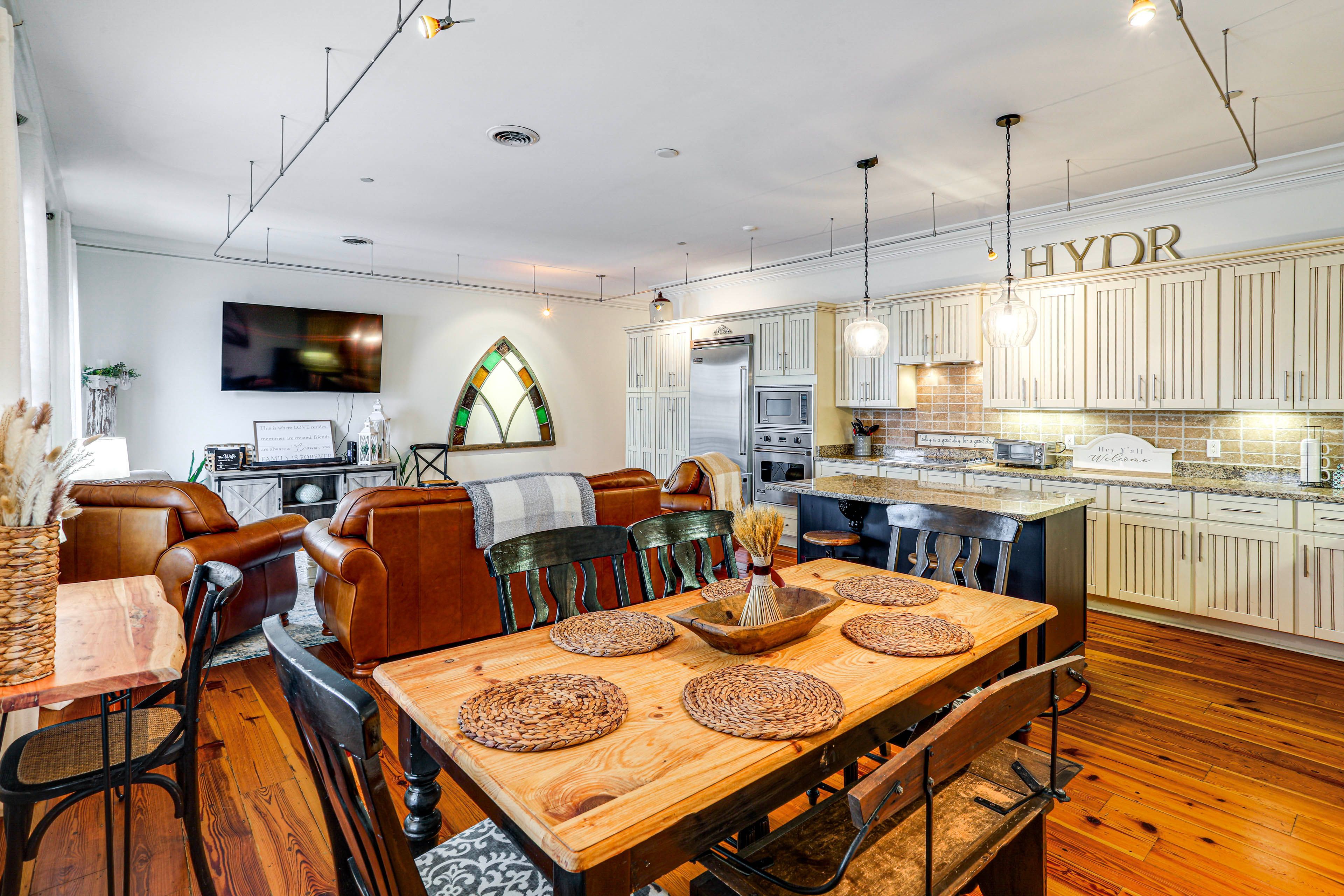 Dining Area | Single-Story Unit
