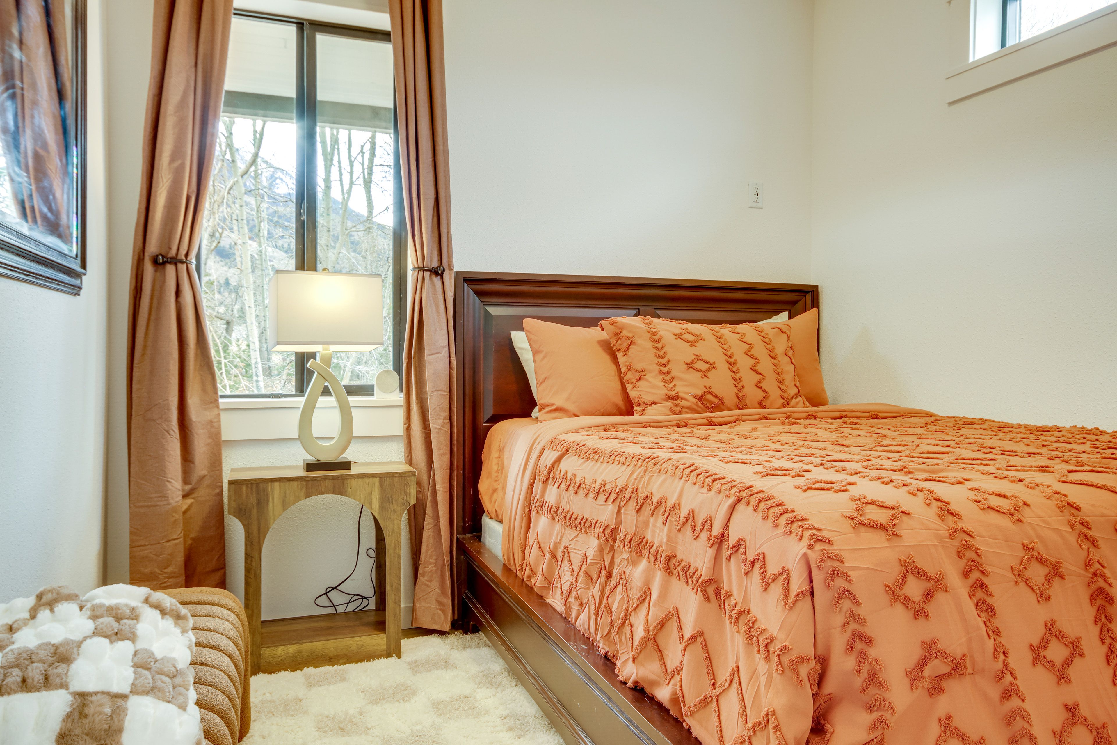 Bedroom 1 | Queen Bed | Linens Provided