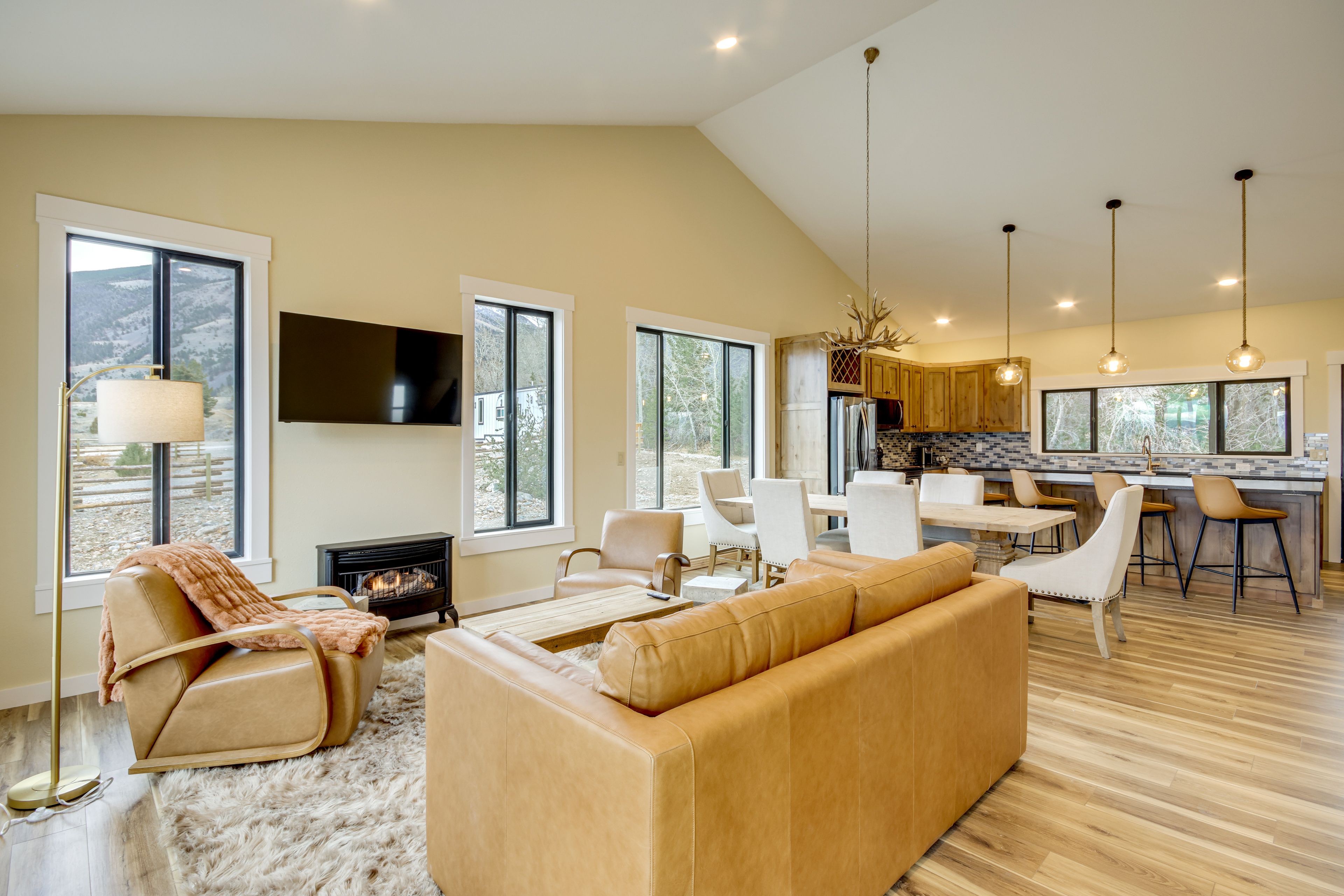 Living Room | Central A/C & Heating