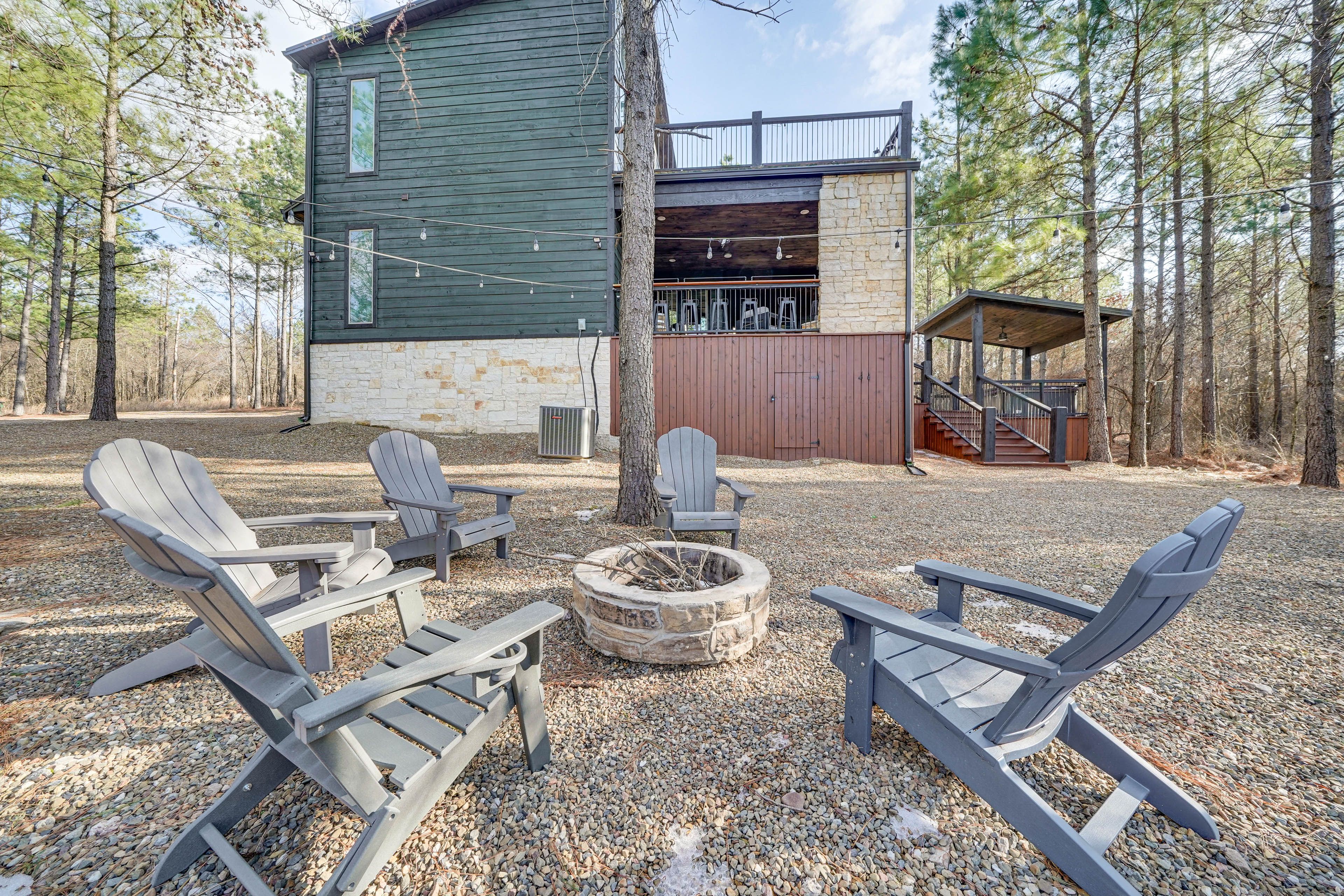 Fire Pit | Spacious Yard
