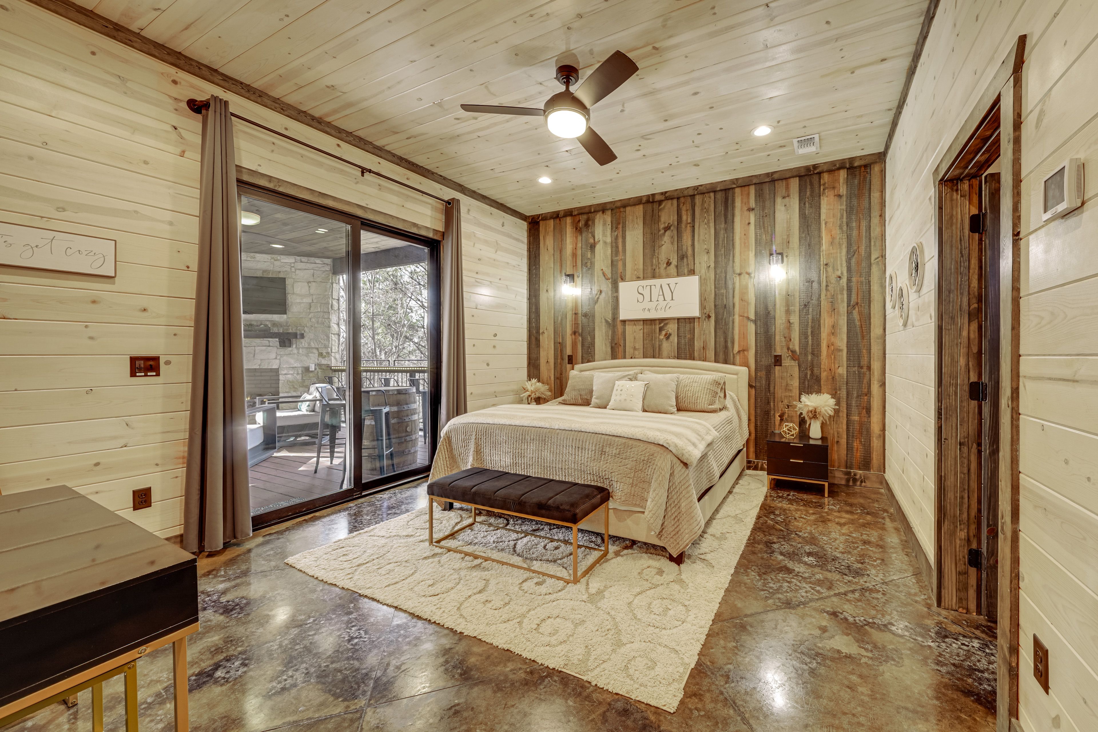 Bedroom 2 | King Bed | Smart TV | Workspace | 1st Floor