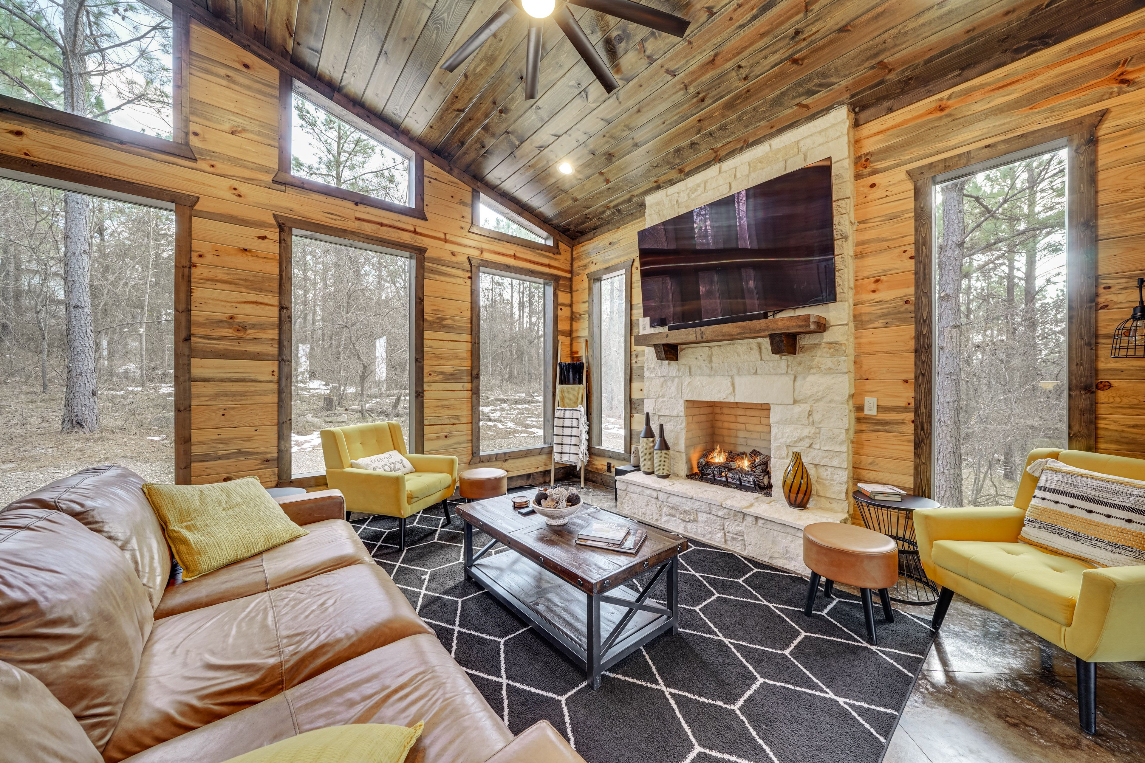 Living Area | Smart TV | Gas Fireplace | Board Games | 1st Floor