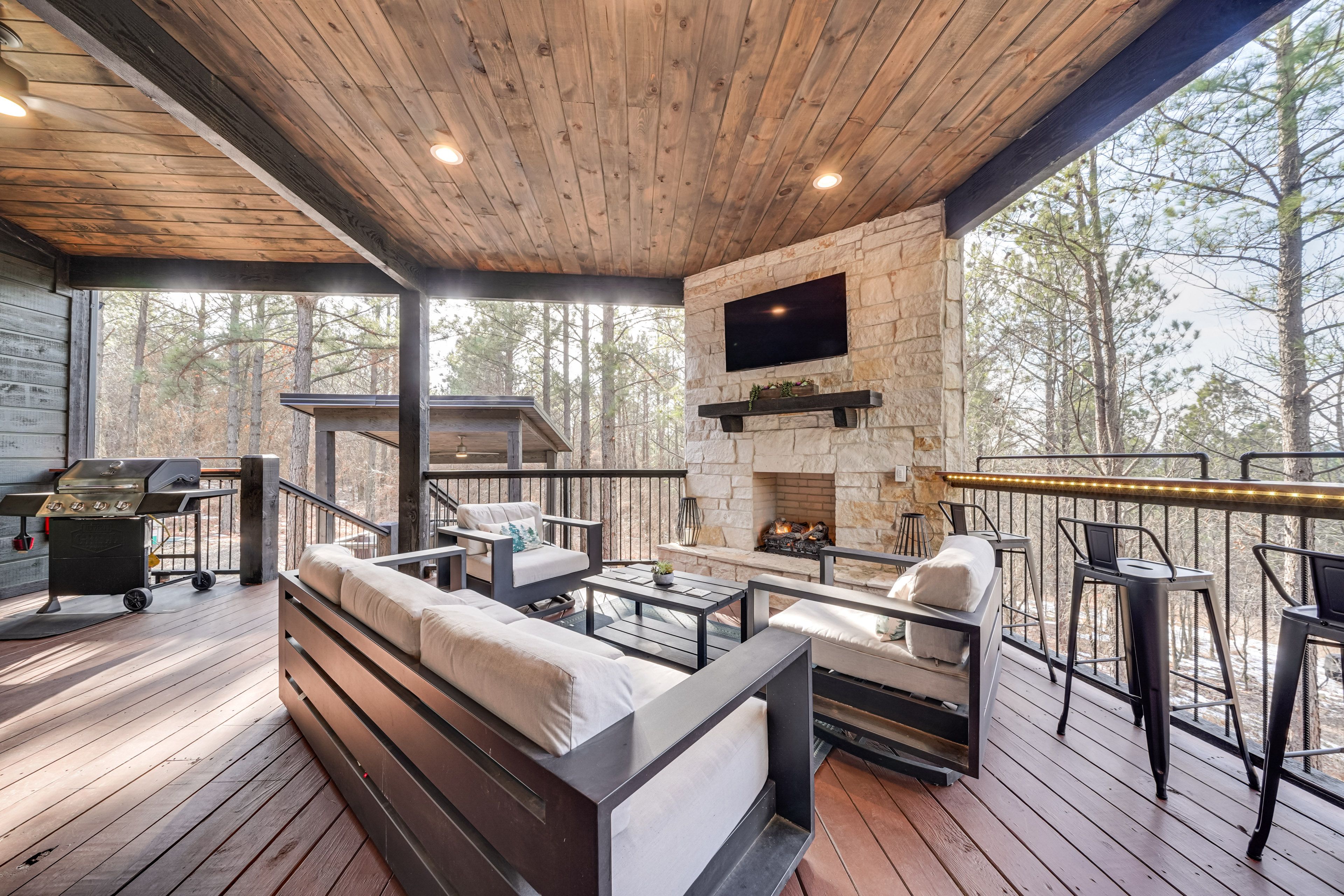 Covered Lower Deck | Smart TV | Dining Area | Gas Grill | Gas Fireplace