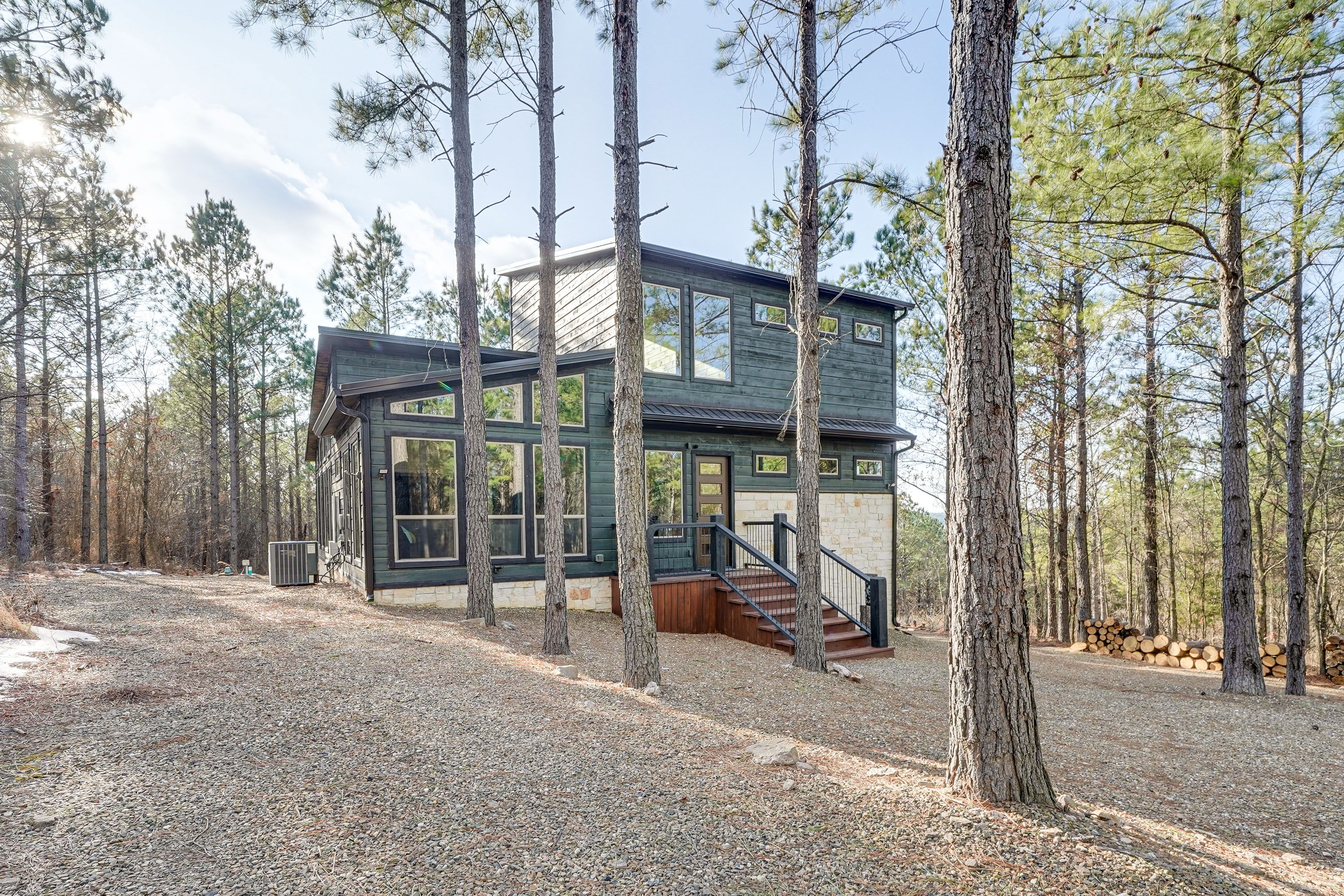 Parking | Circular Gravel Driveway (4 Vehicles) | Trailer Parking Available