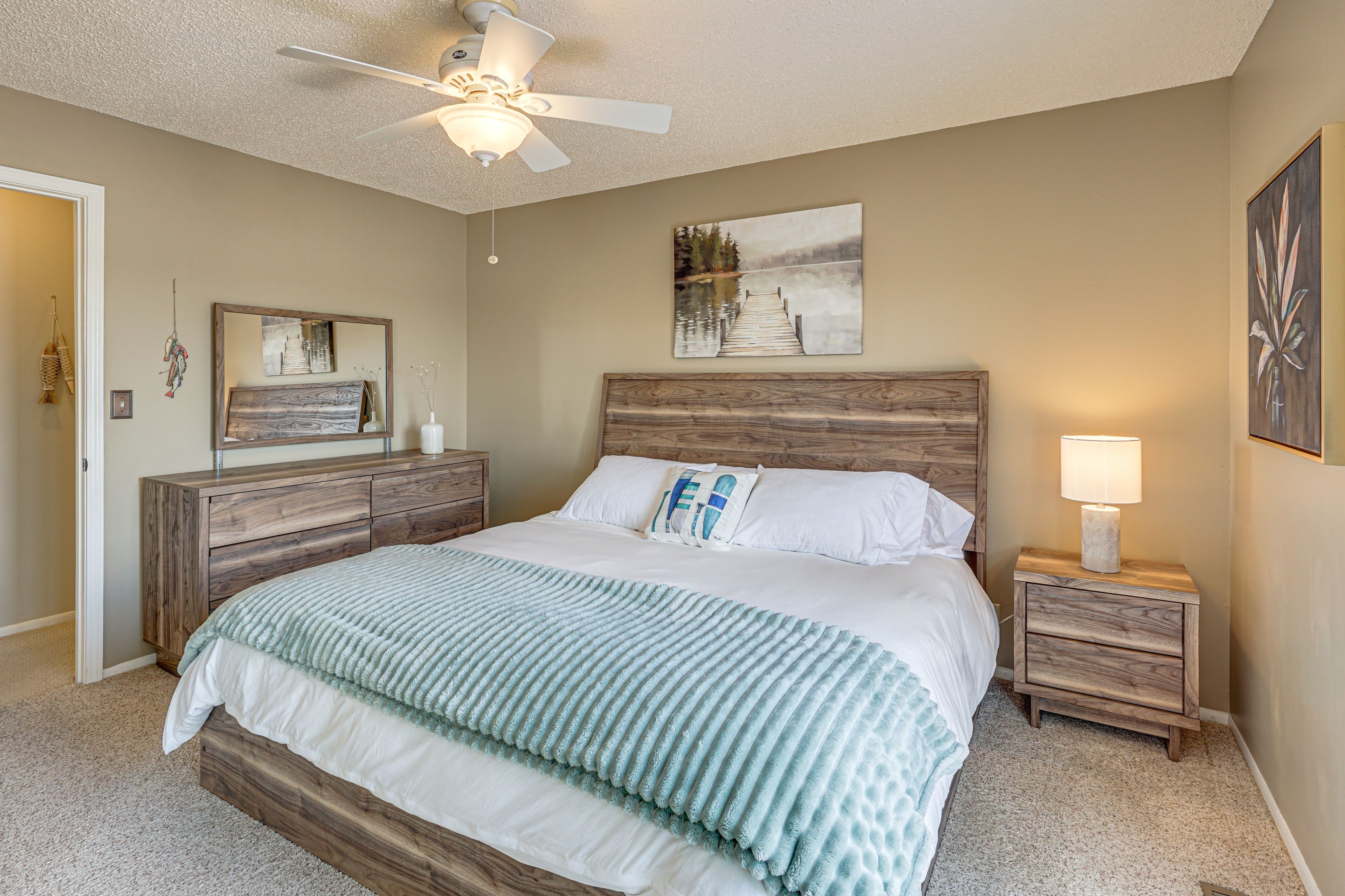 Bedroom 1 | King Bed | 1st Floor