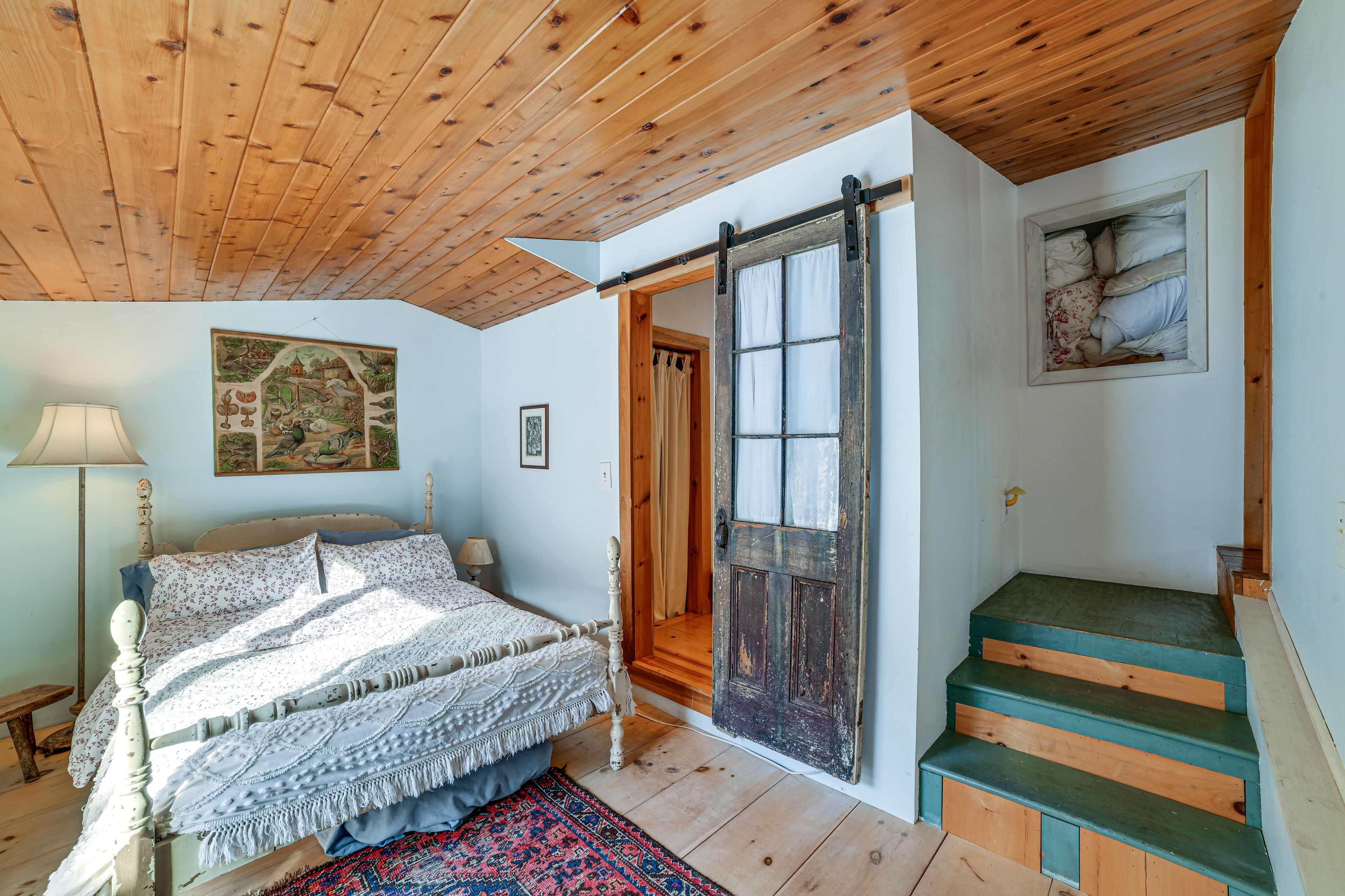 Bedroom 1 | Full Bed | Upper Level