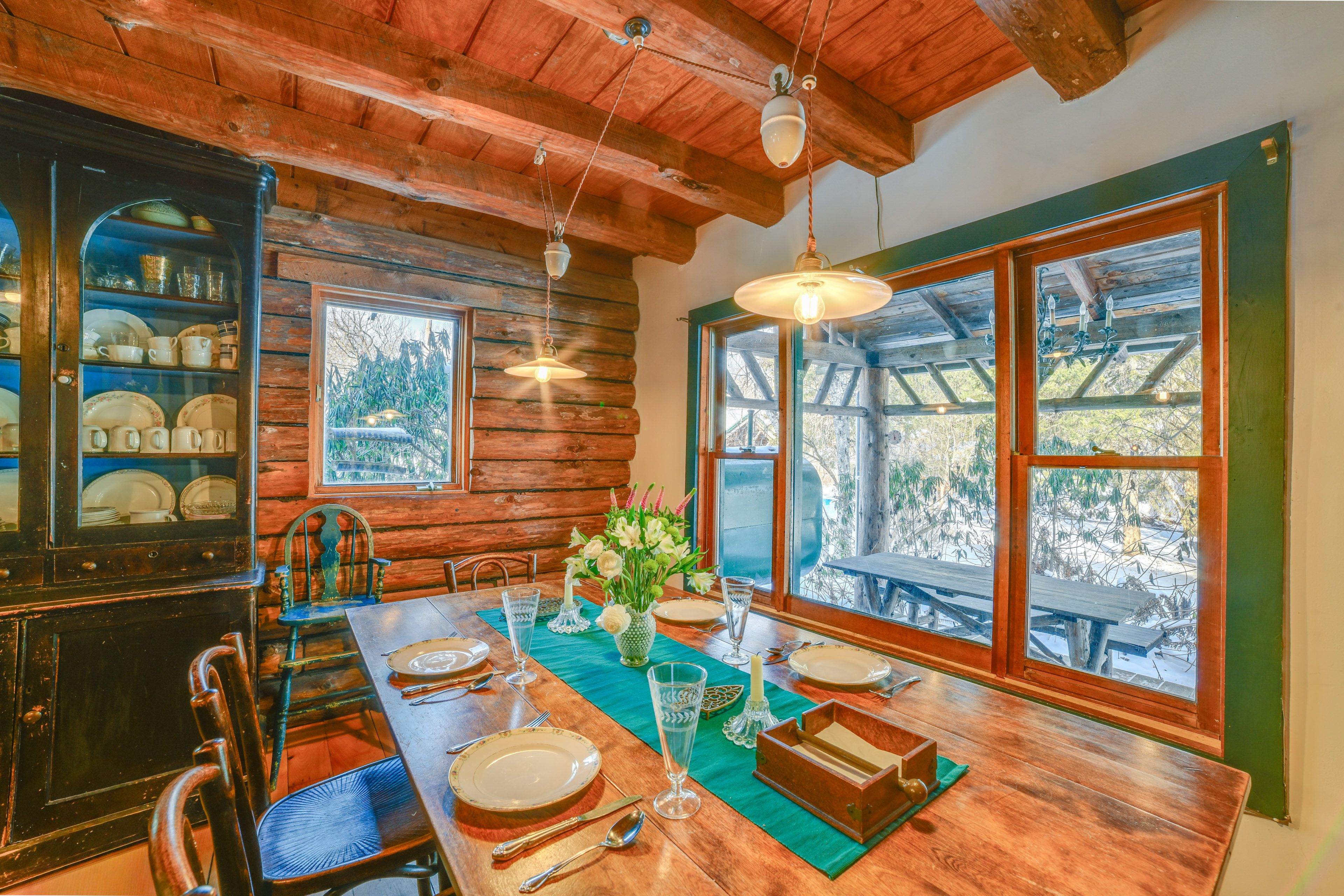 Dining Area | Main Level