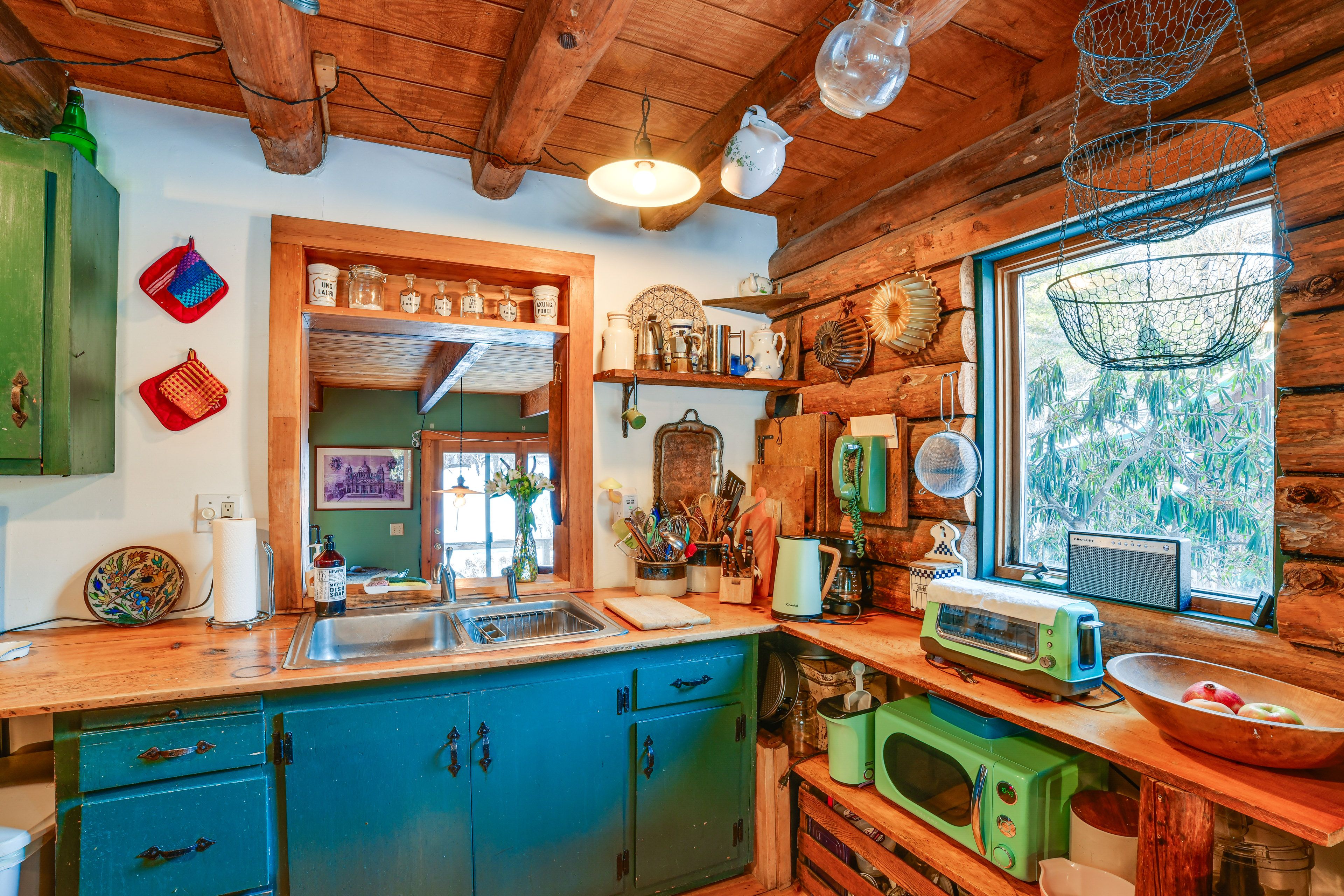 Kitchen | Main Level | Drip Coffee Makers | Dishwasher