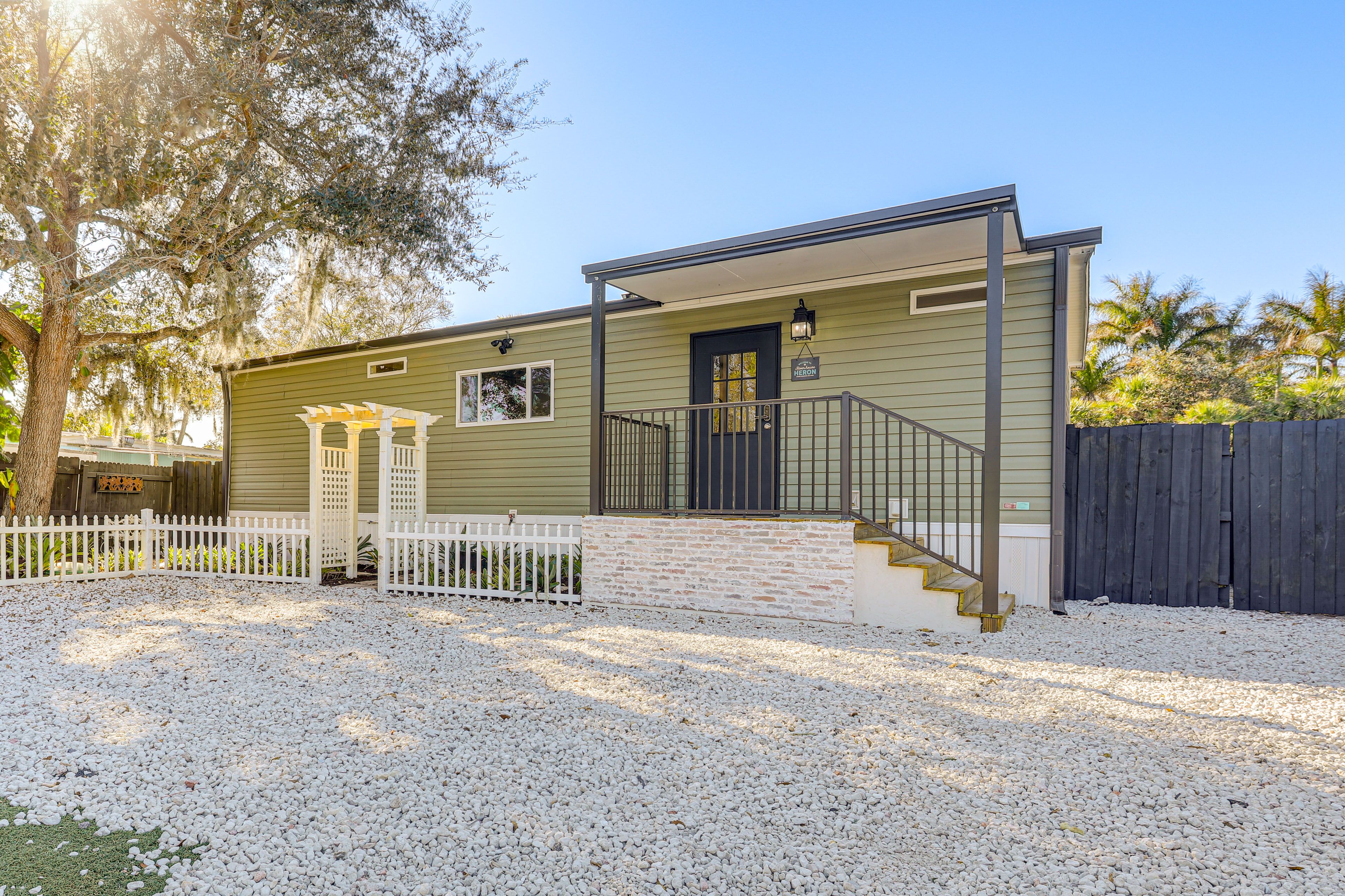 Driveway Parking | 2 Vehicles