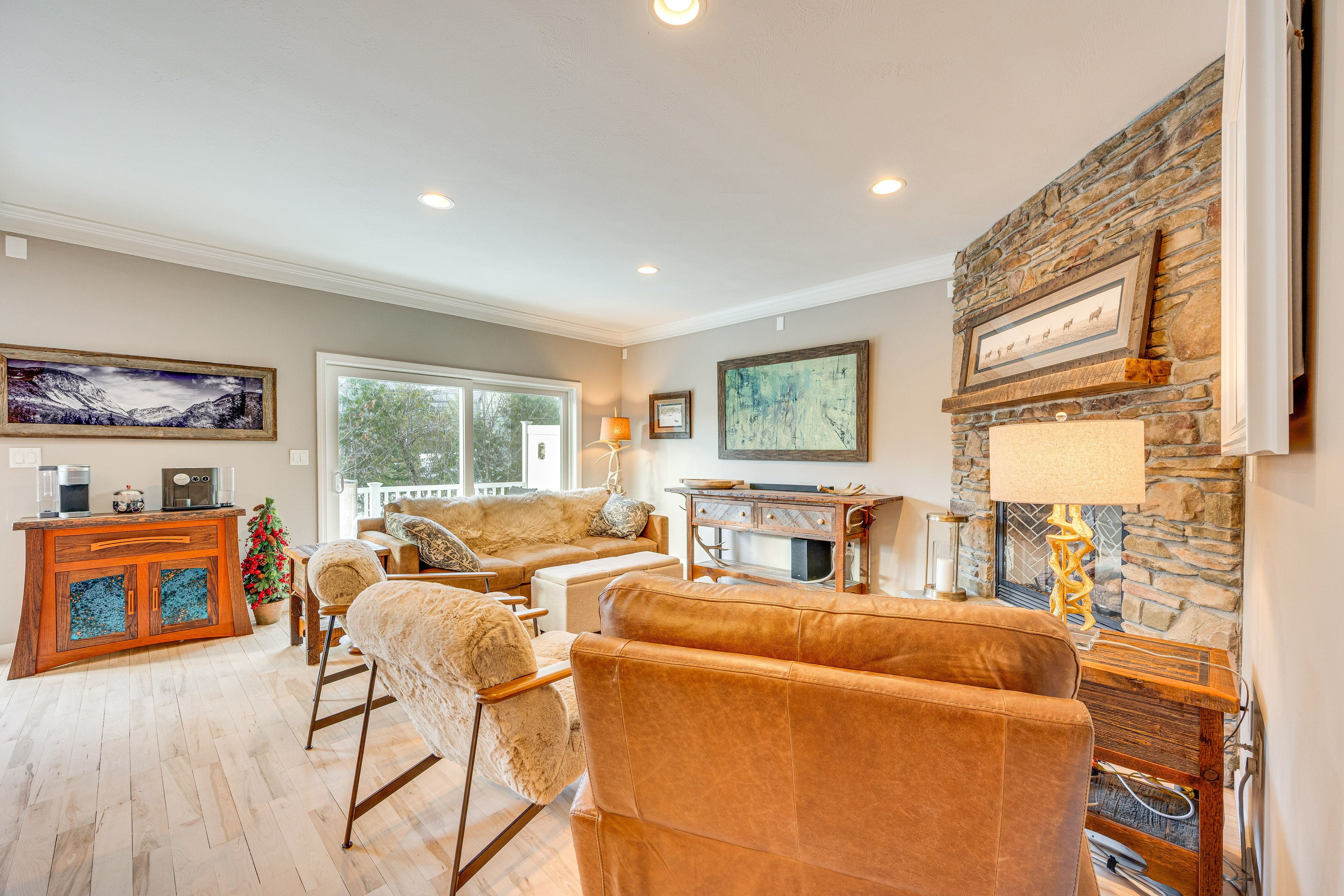 Living Room | Main Level