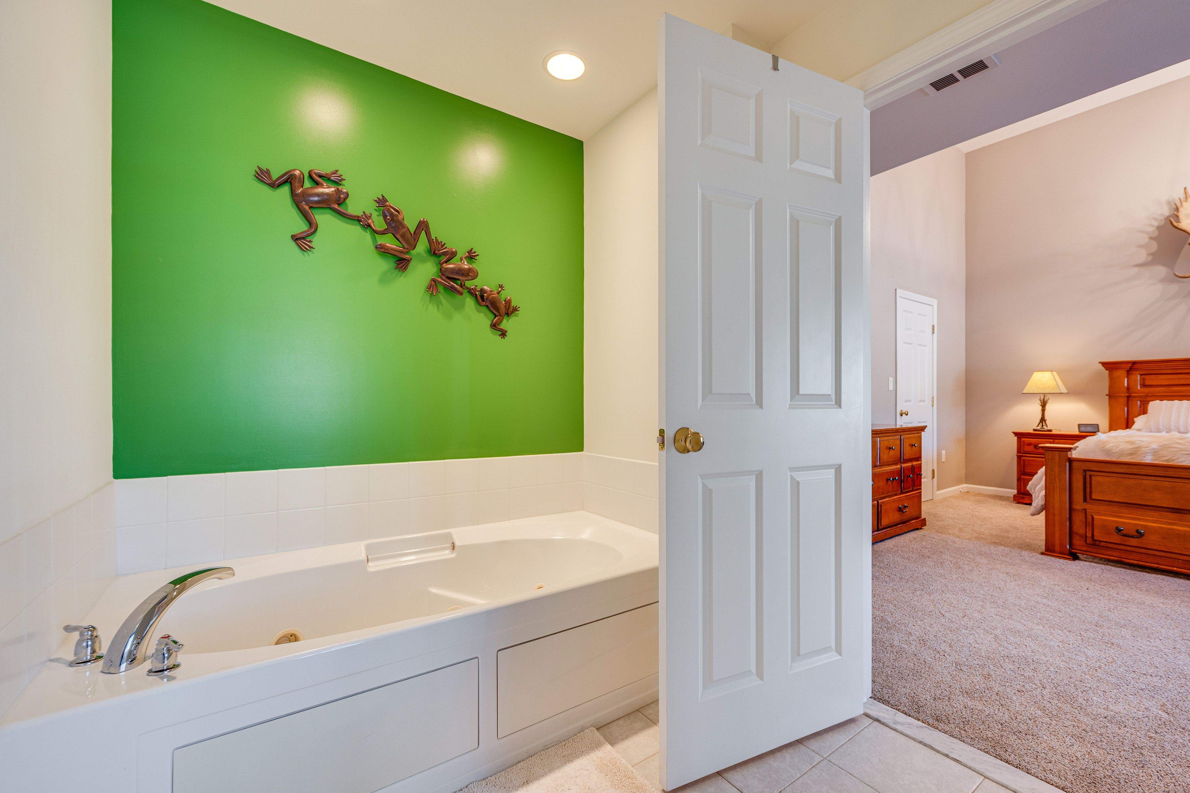 Full Bath | Upper Level