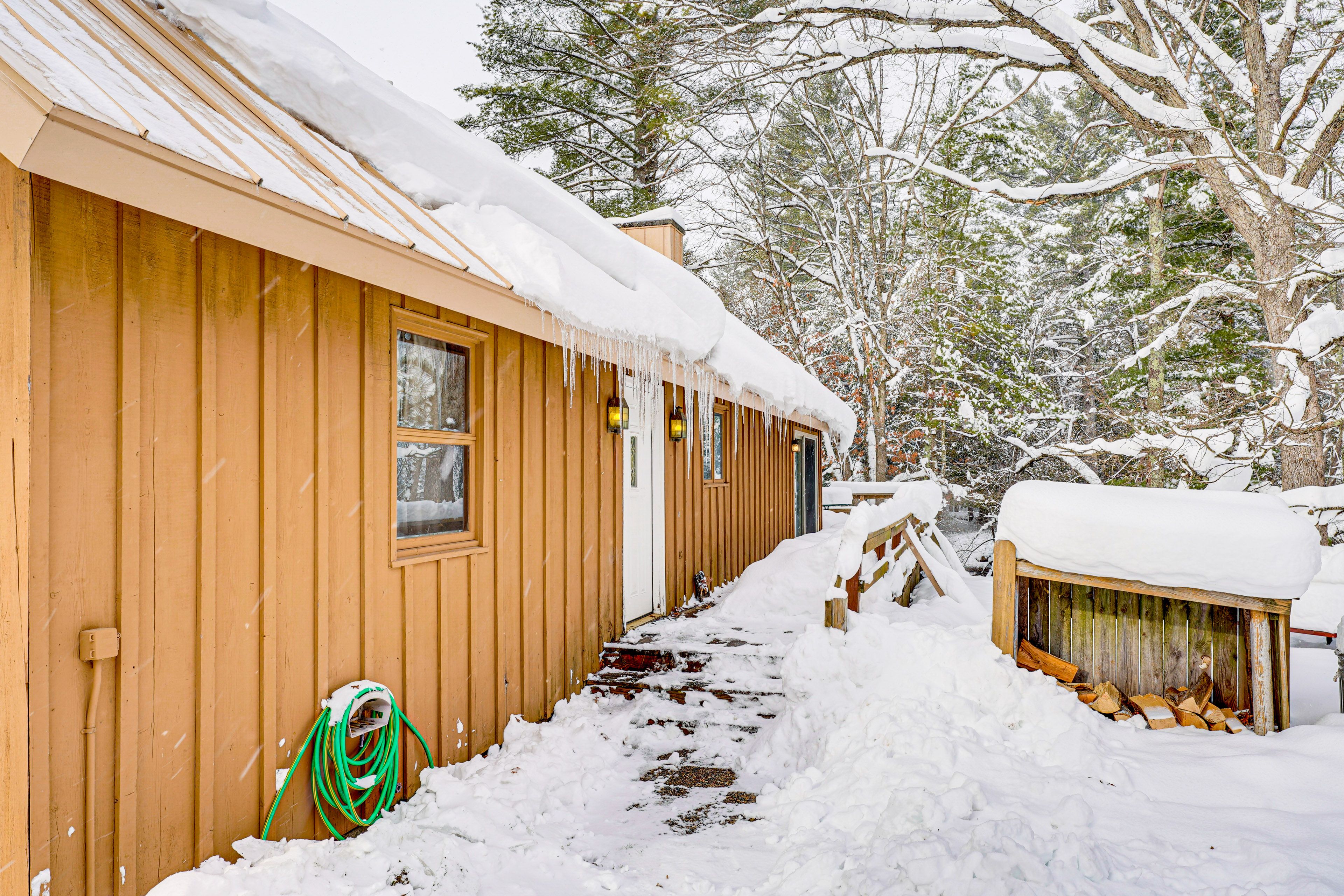Parking | Driveway (5 Vehicles)