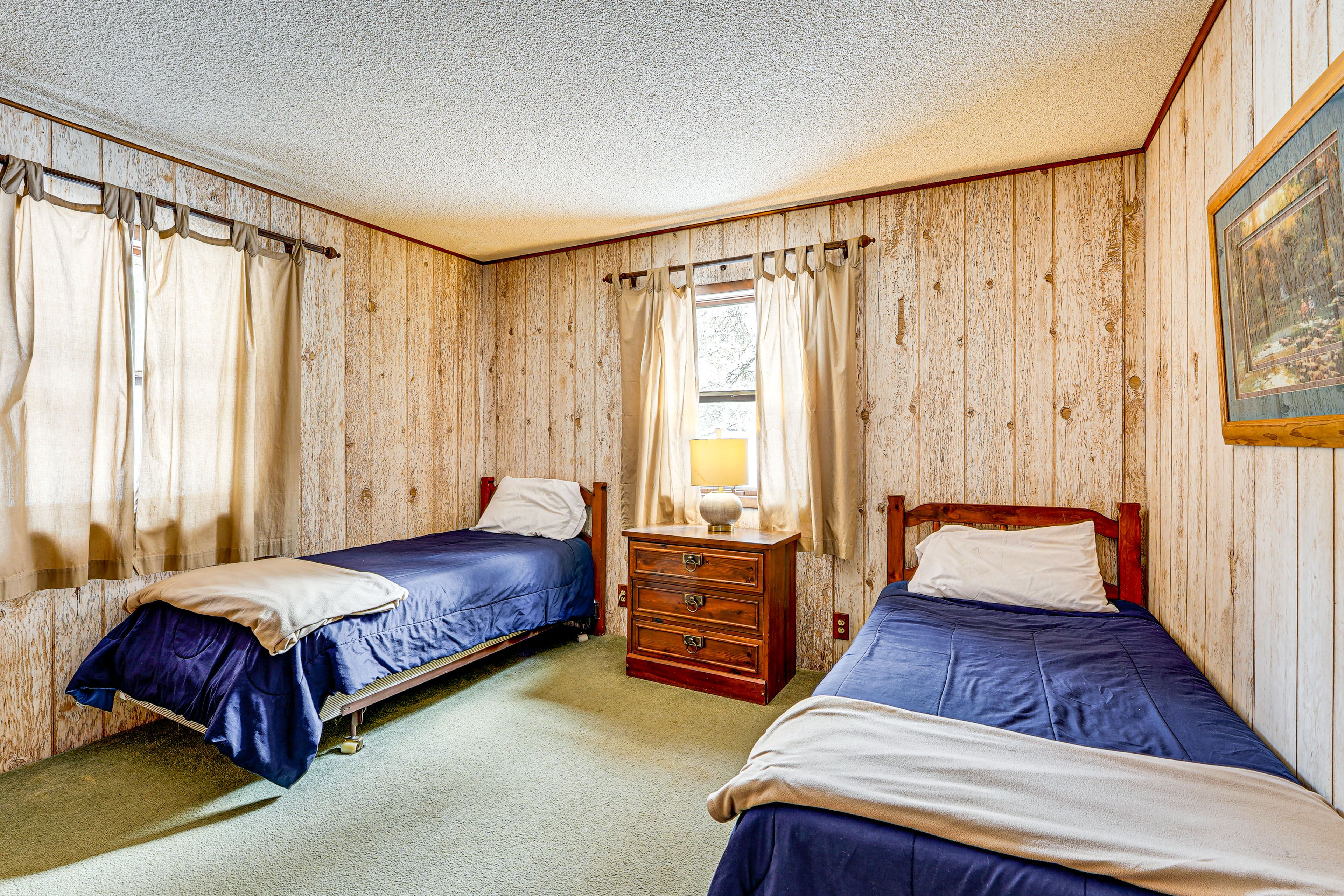 Bedroom 2 | 1st Floor | 2 Twin XL Beds