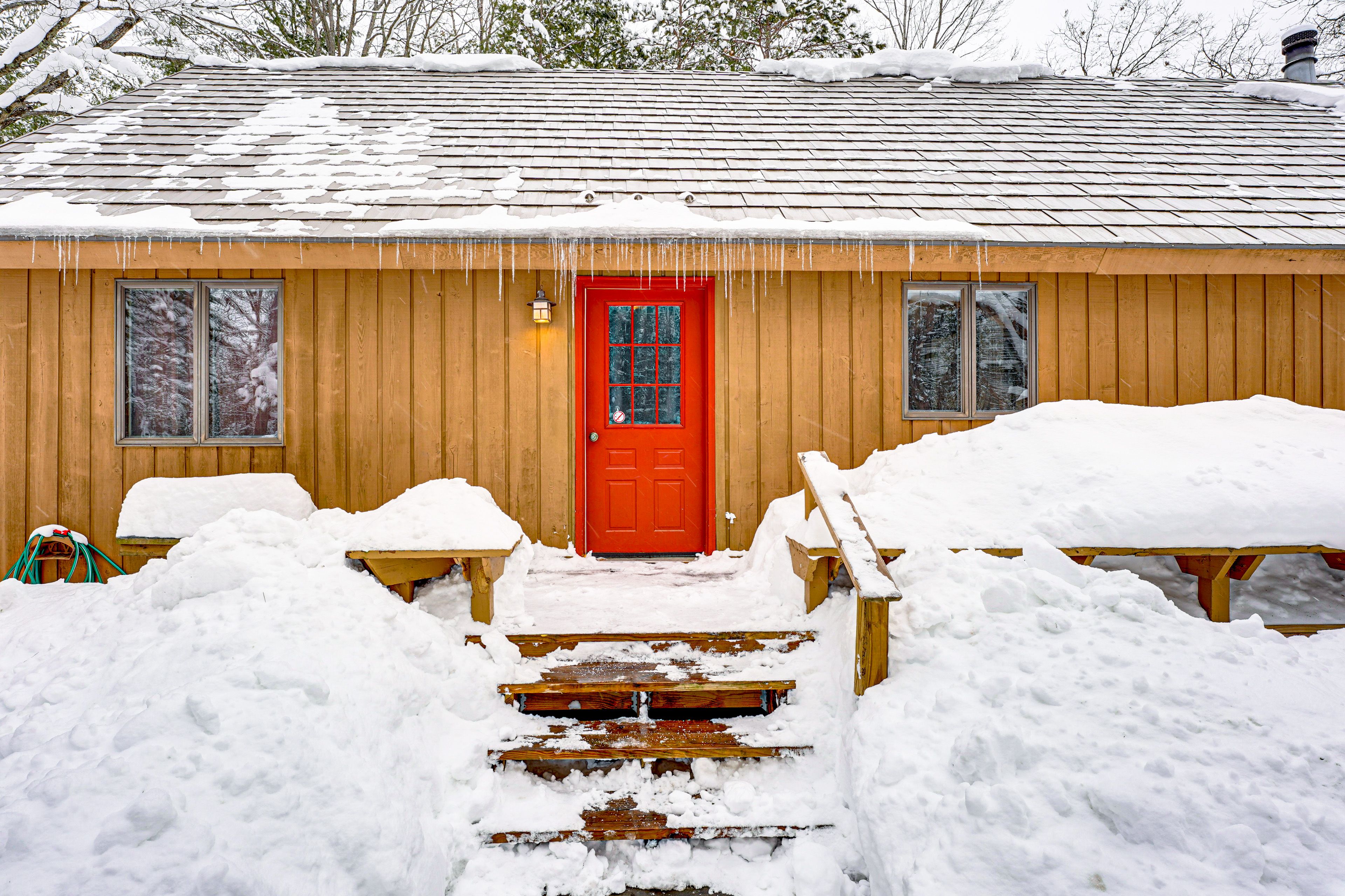 Cabin Exterior | Parking | Driveway (5 Vehicles)