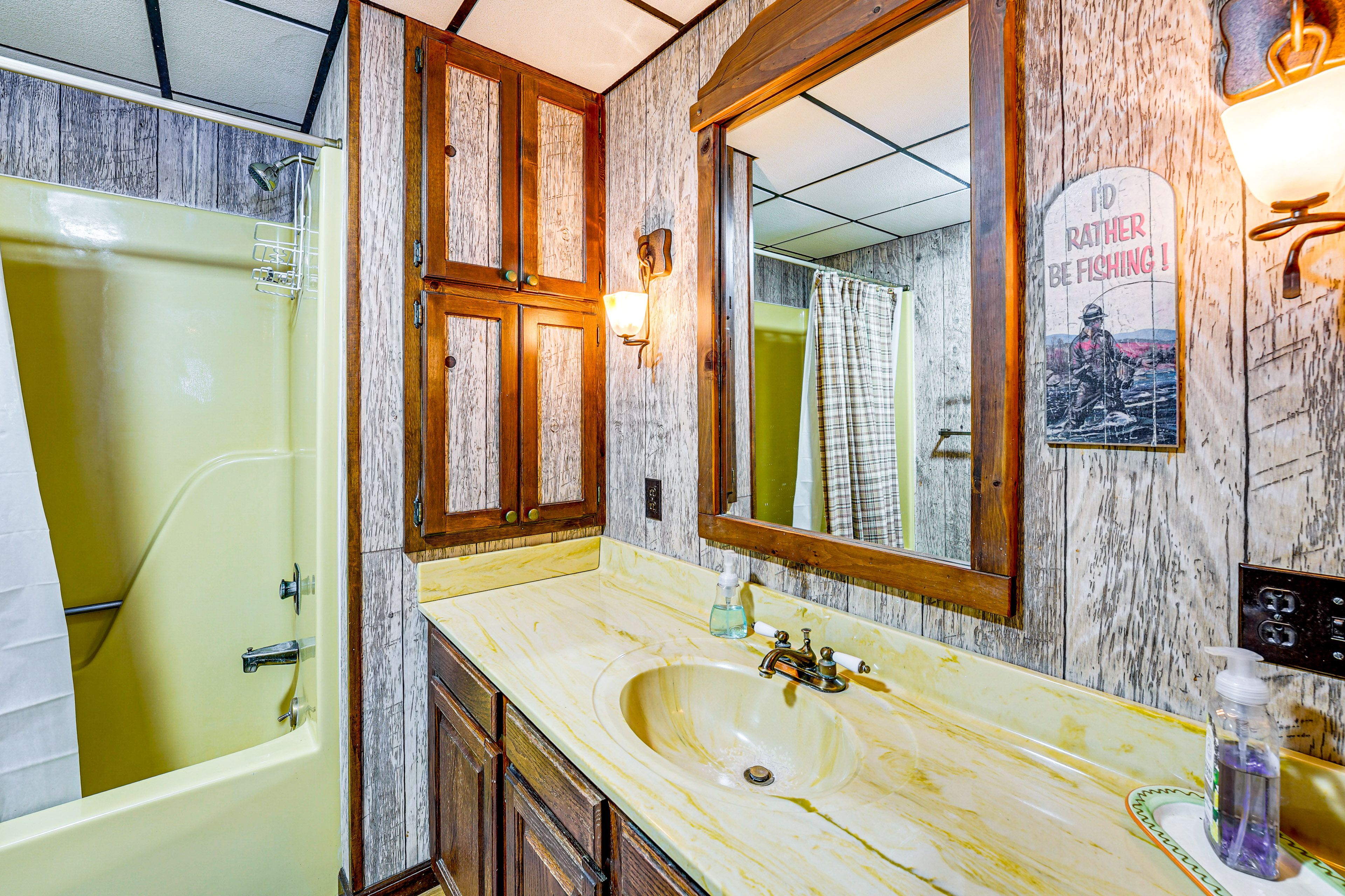 Bathroom | 1st Floor