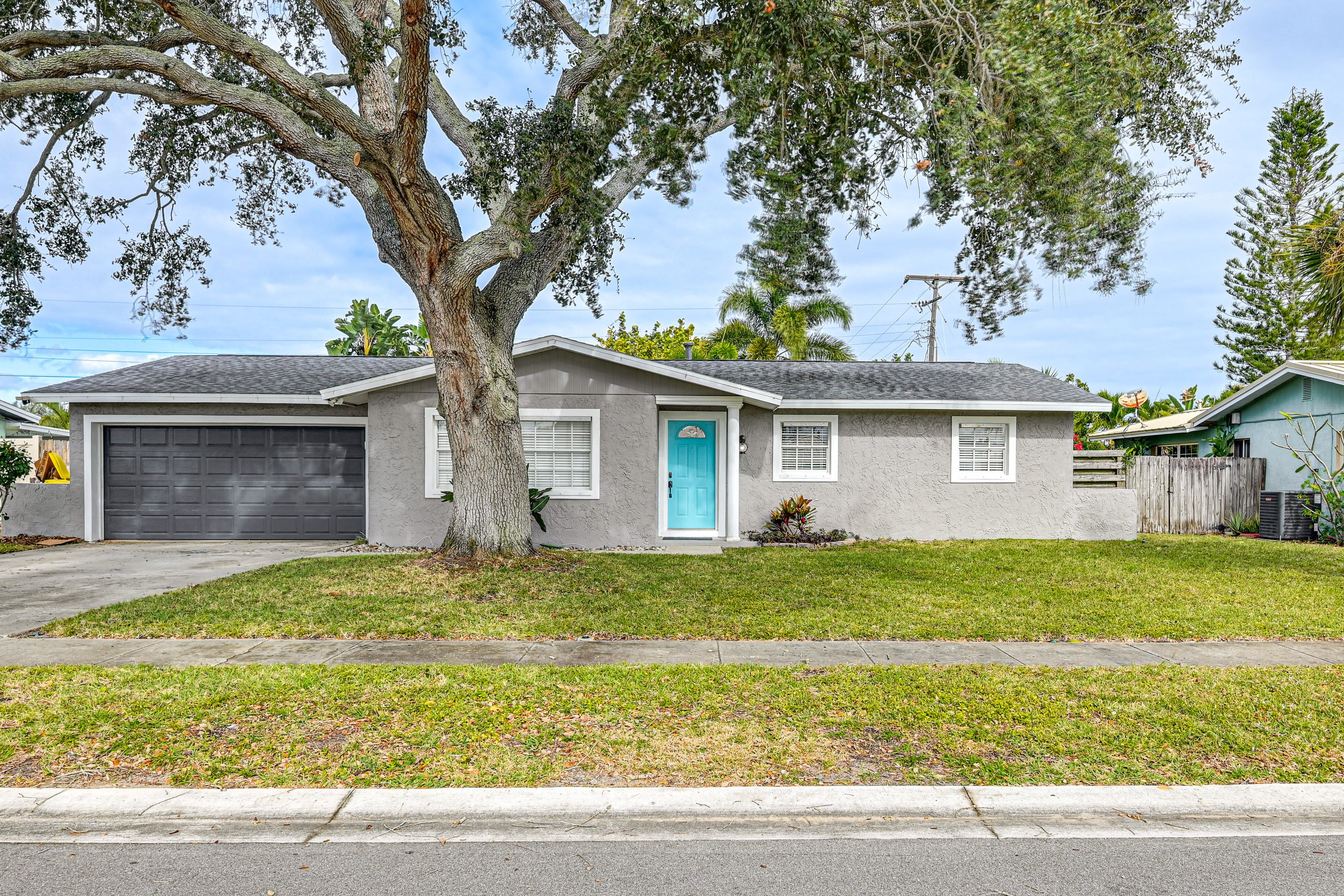 Parking | Driveway (2 Vehicles)