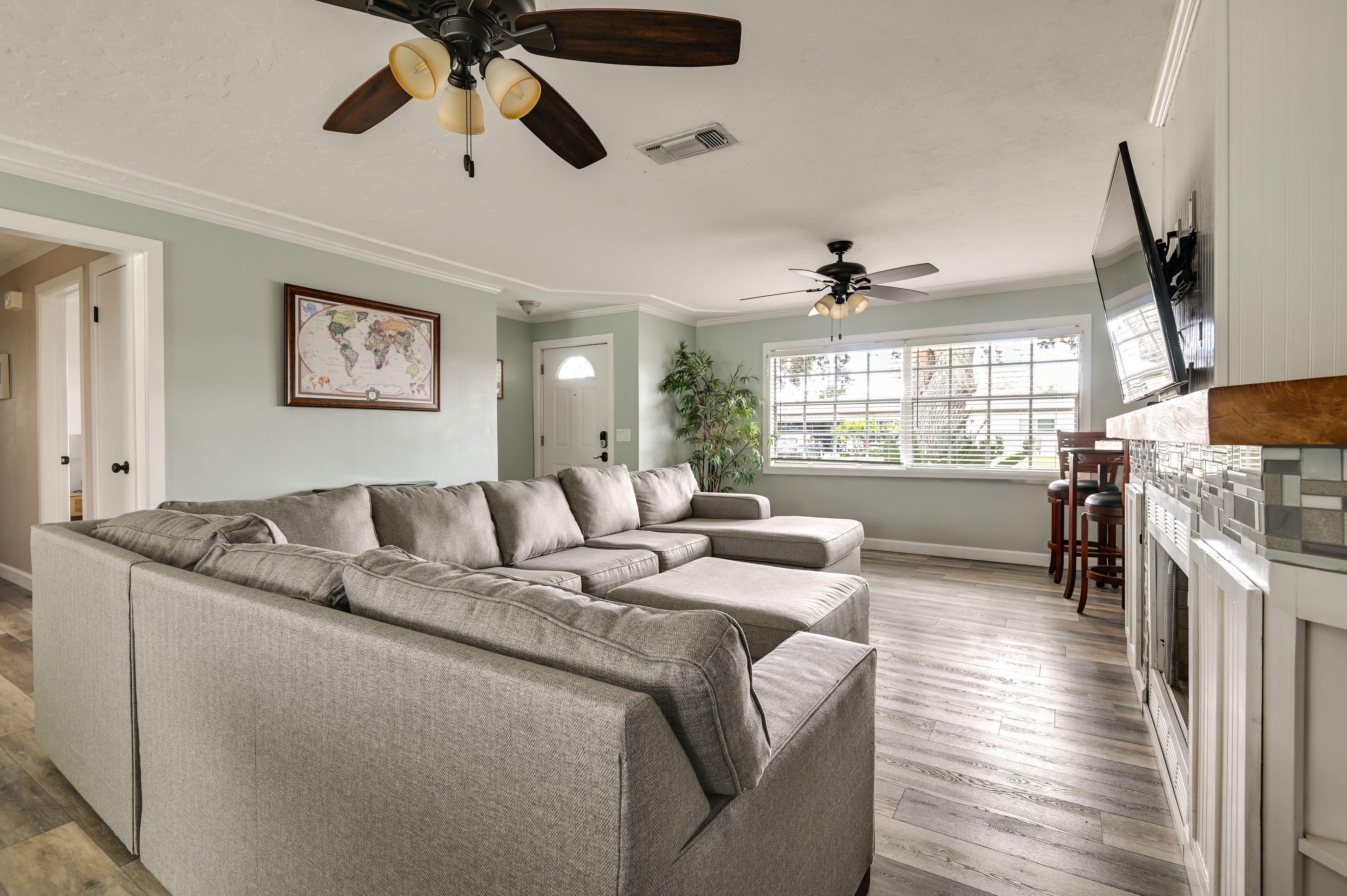 Living Room | Smart TV