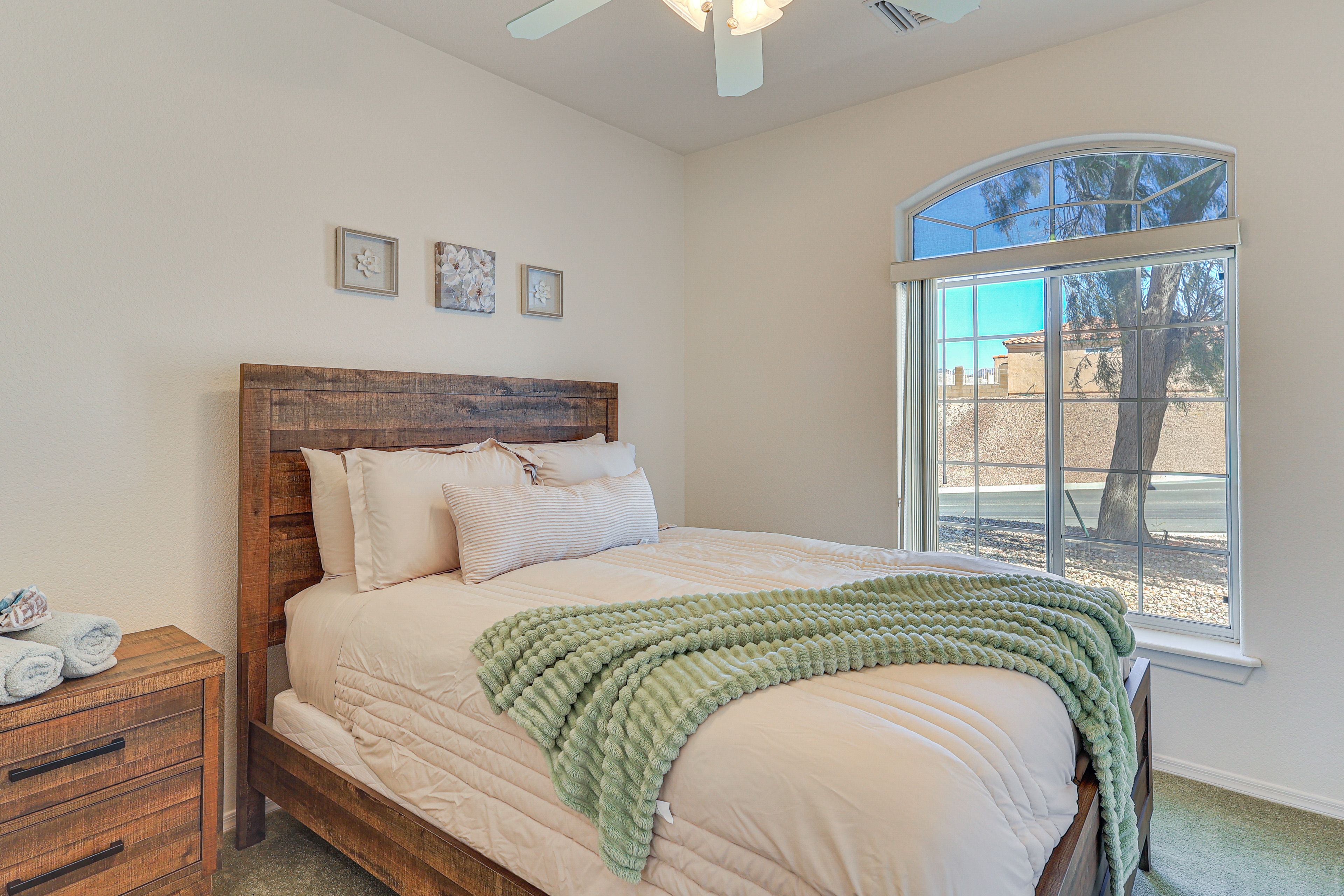 Bedroom 2 | Queen Bed